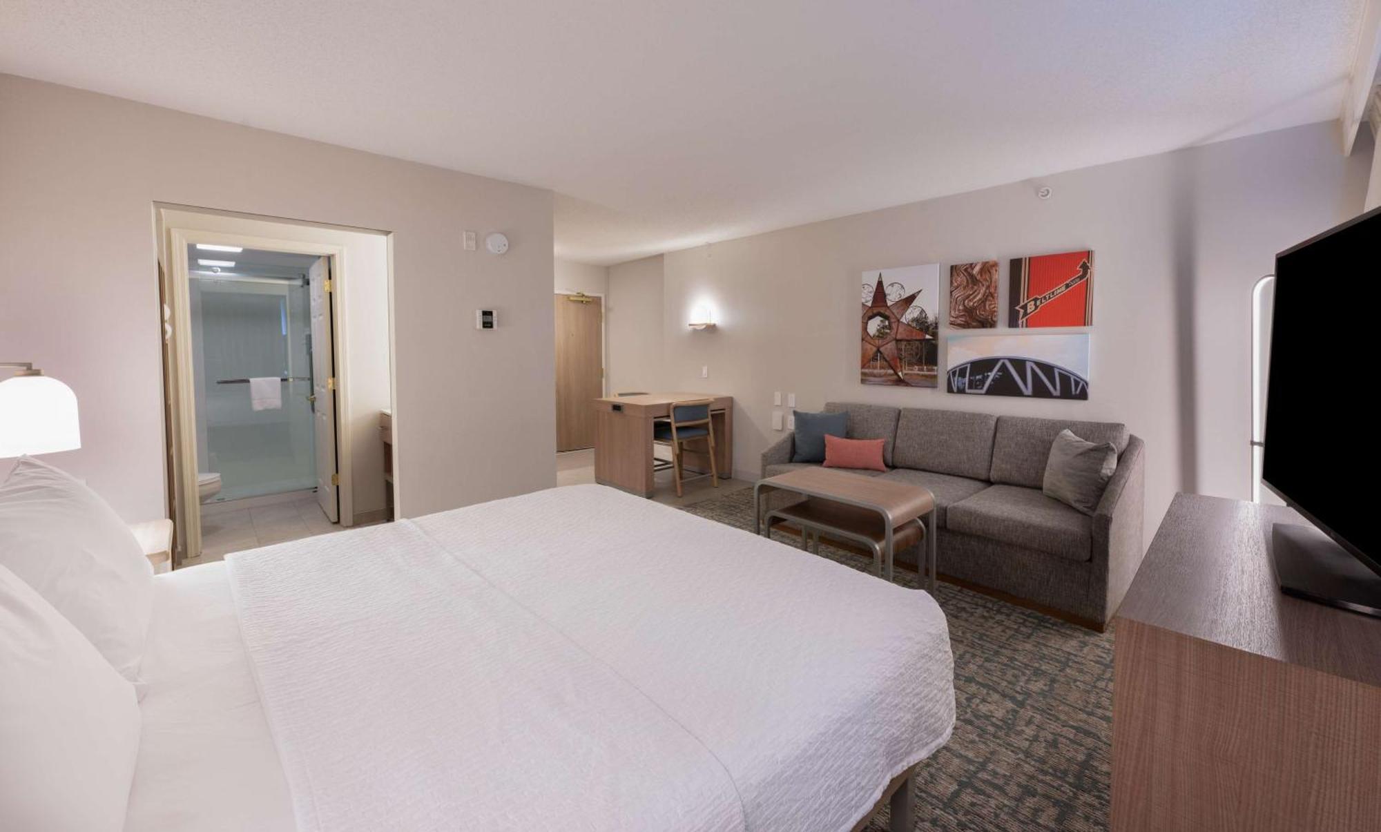 King Studio Suite
