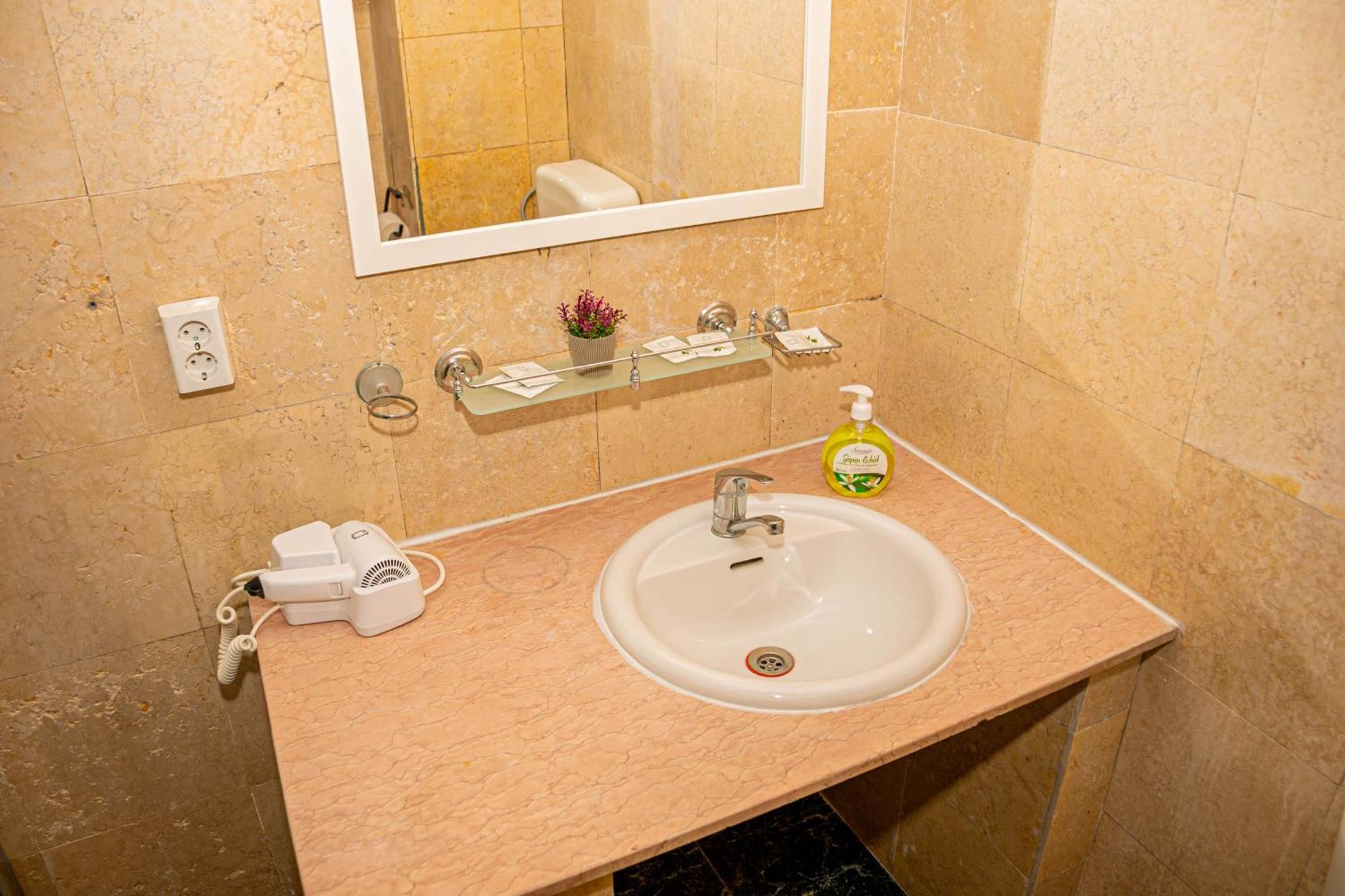 Chambre Double avec Salle de Bains Privative
