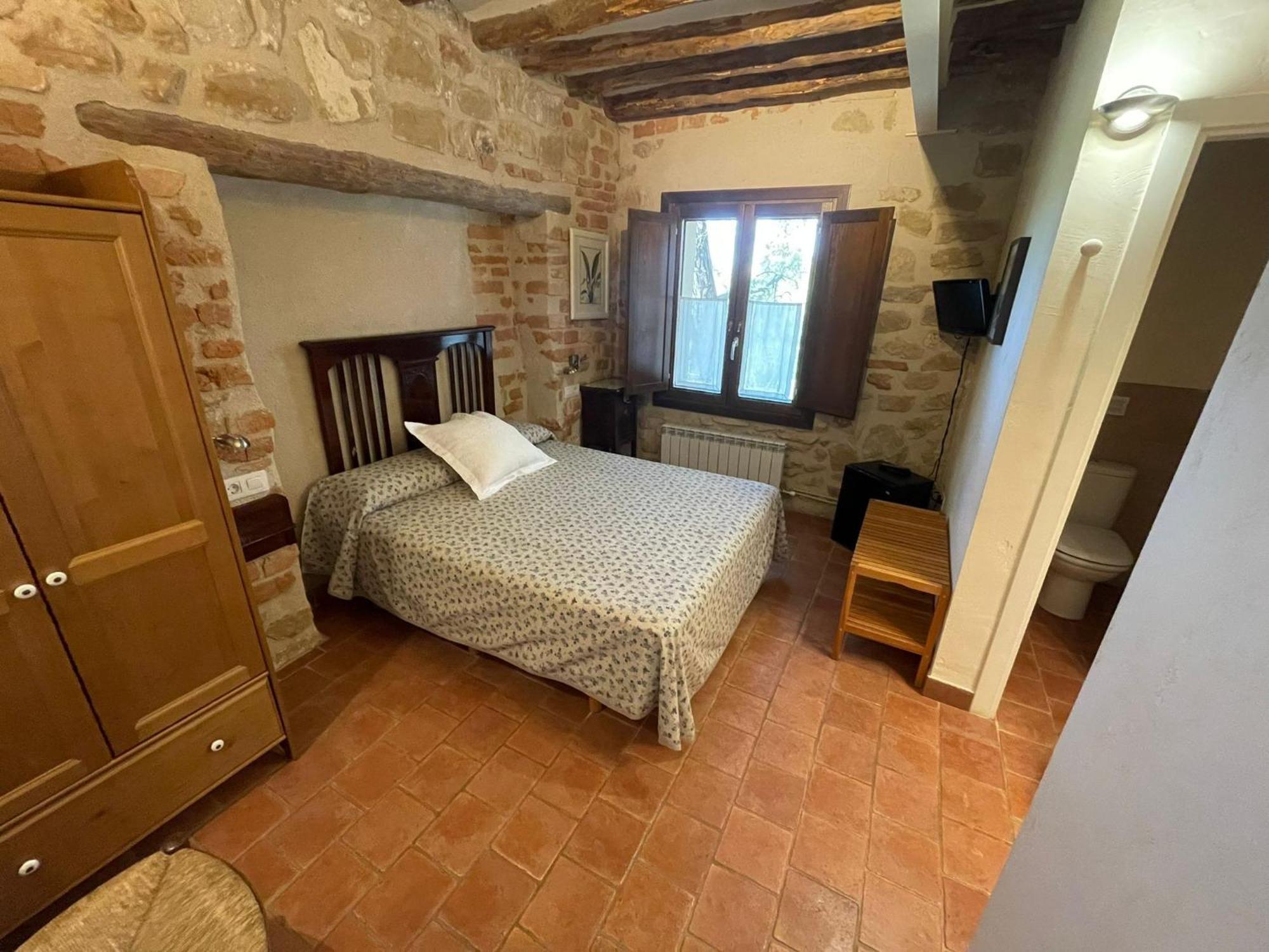 Double Room,1545863077:JPEG
