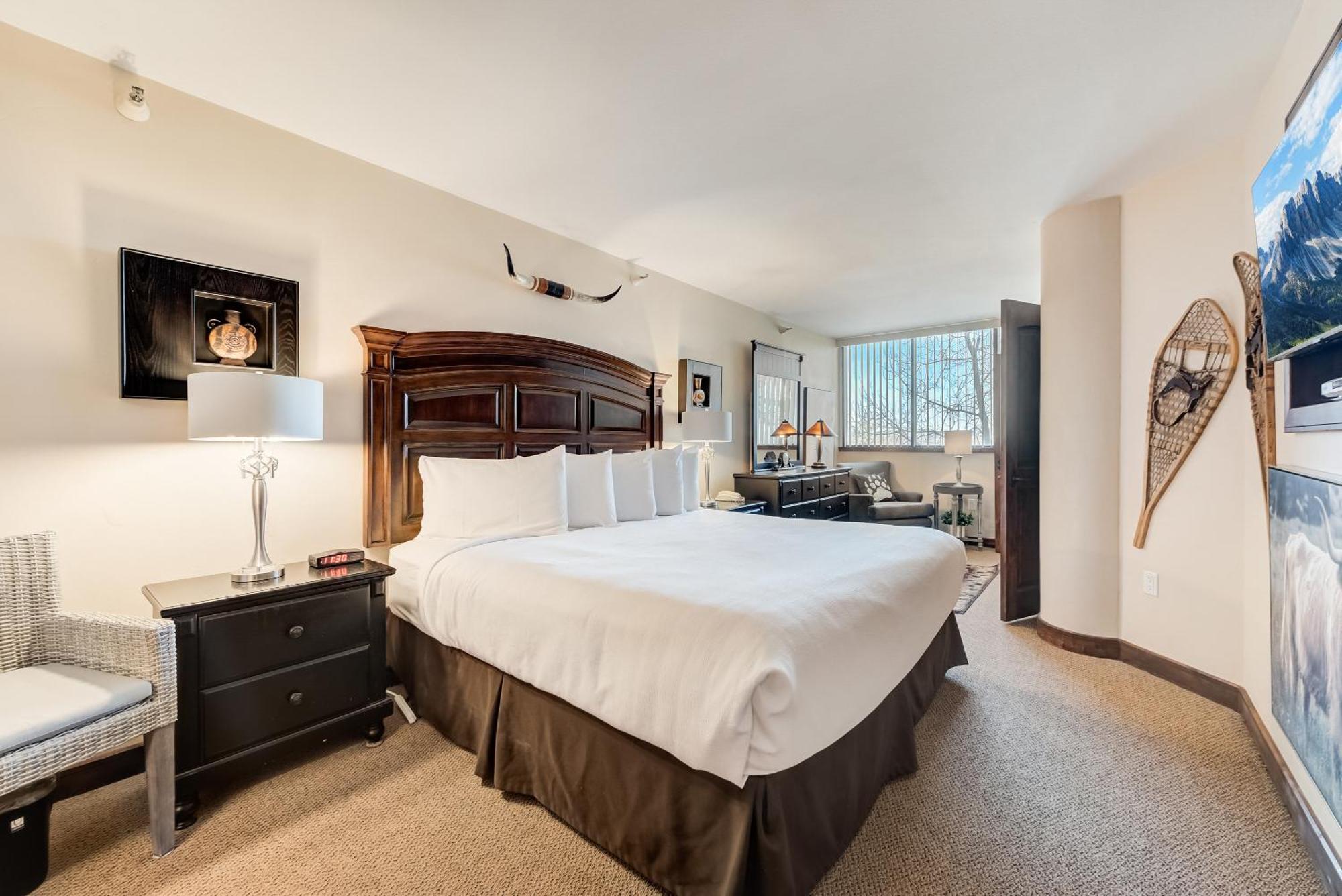 1 Bedroom Condominium