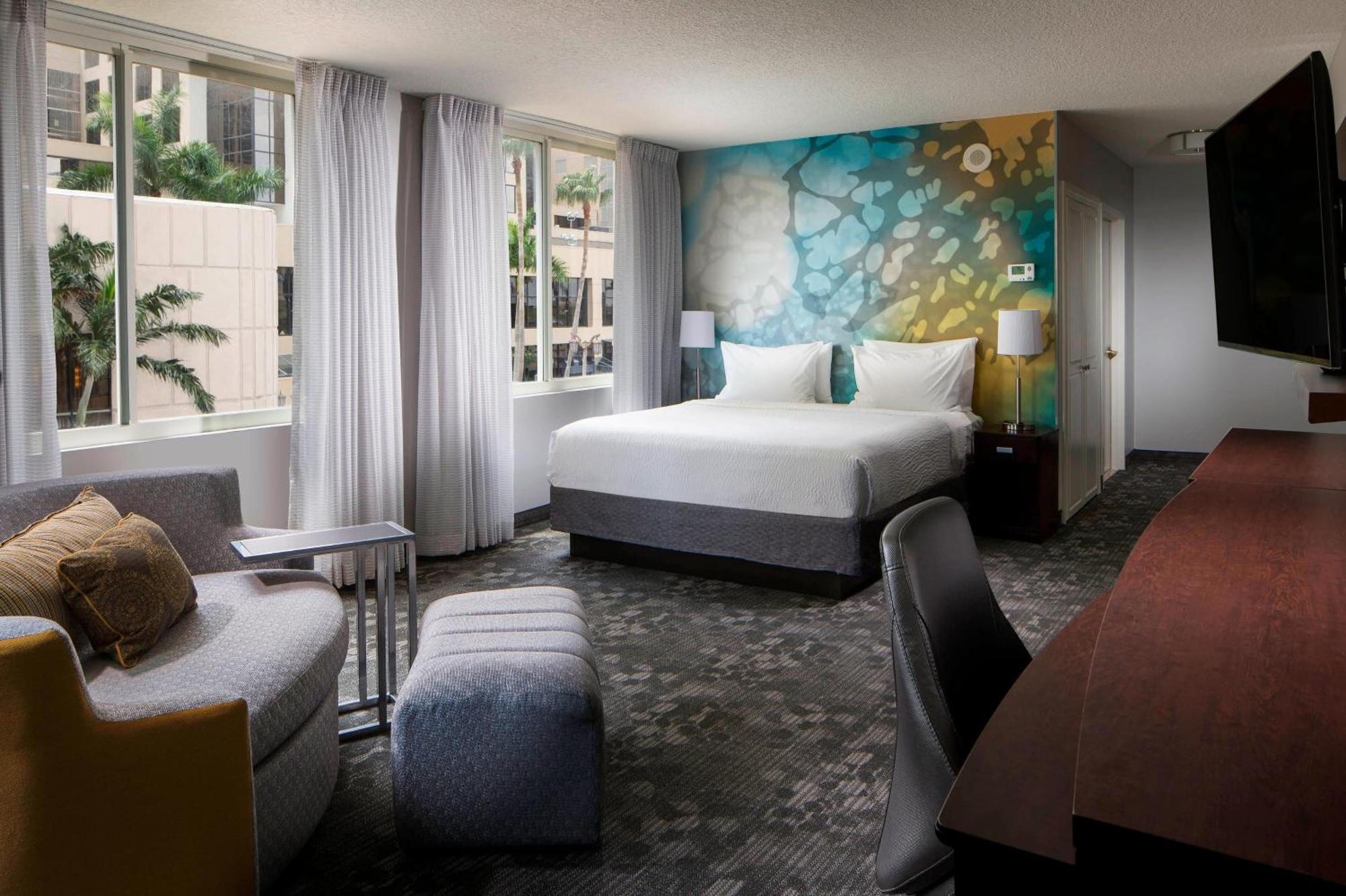Executive King Room with Sofa Bed