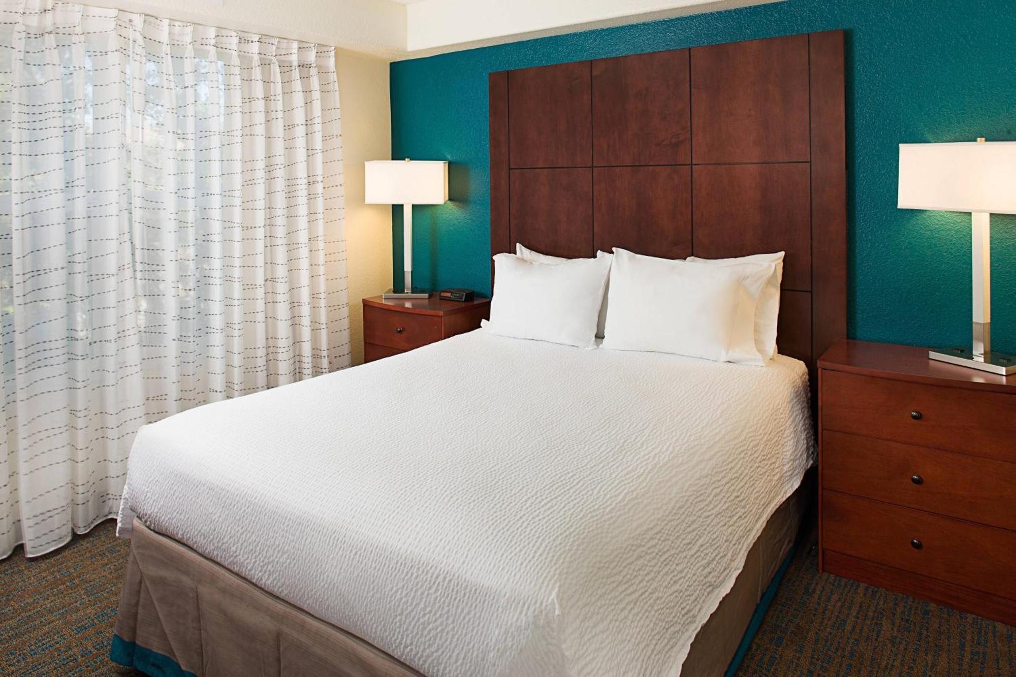 Two-Bedroom Queen Suite