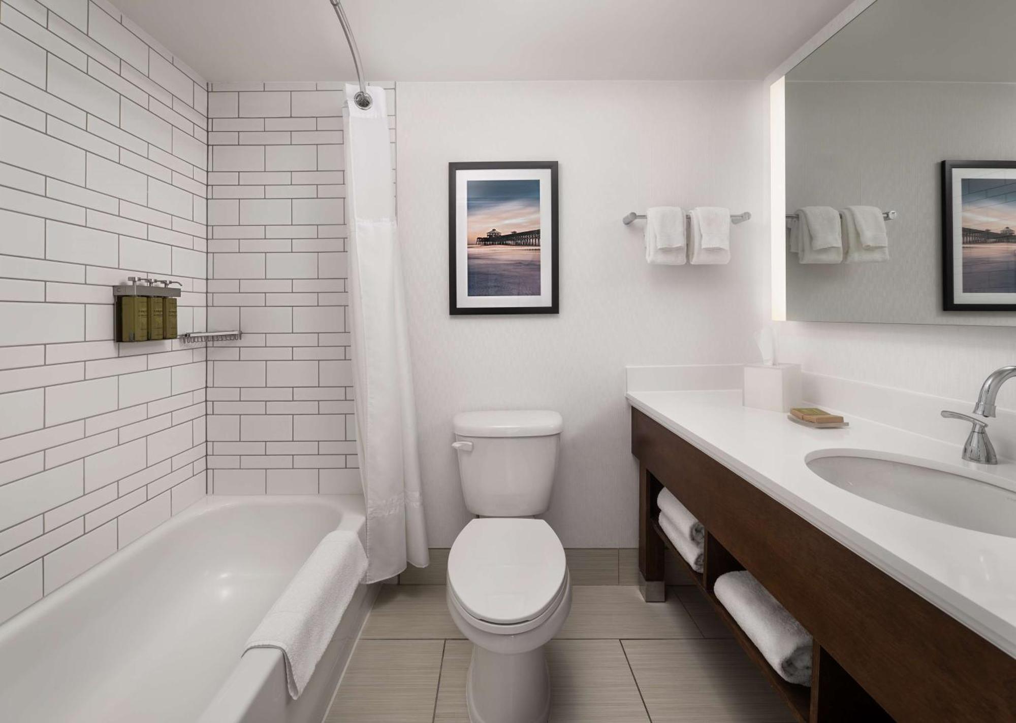King Room with Ocean View - Hearing Accessible
