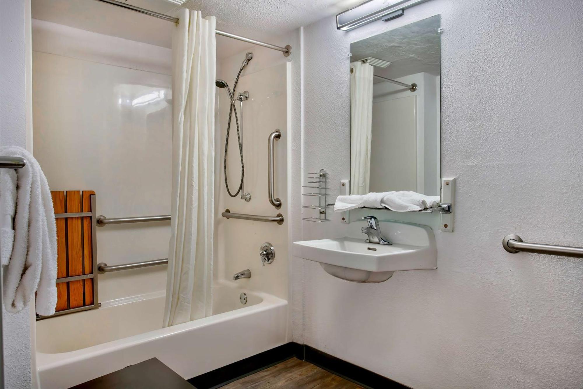 Double Room - Disability Access - Non-Smoking