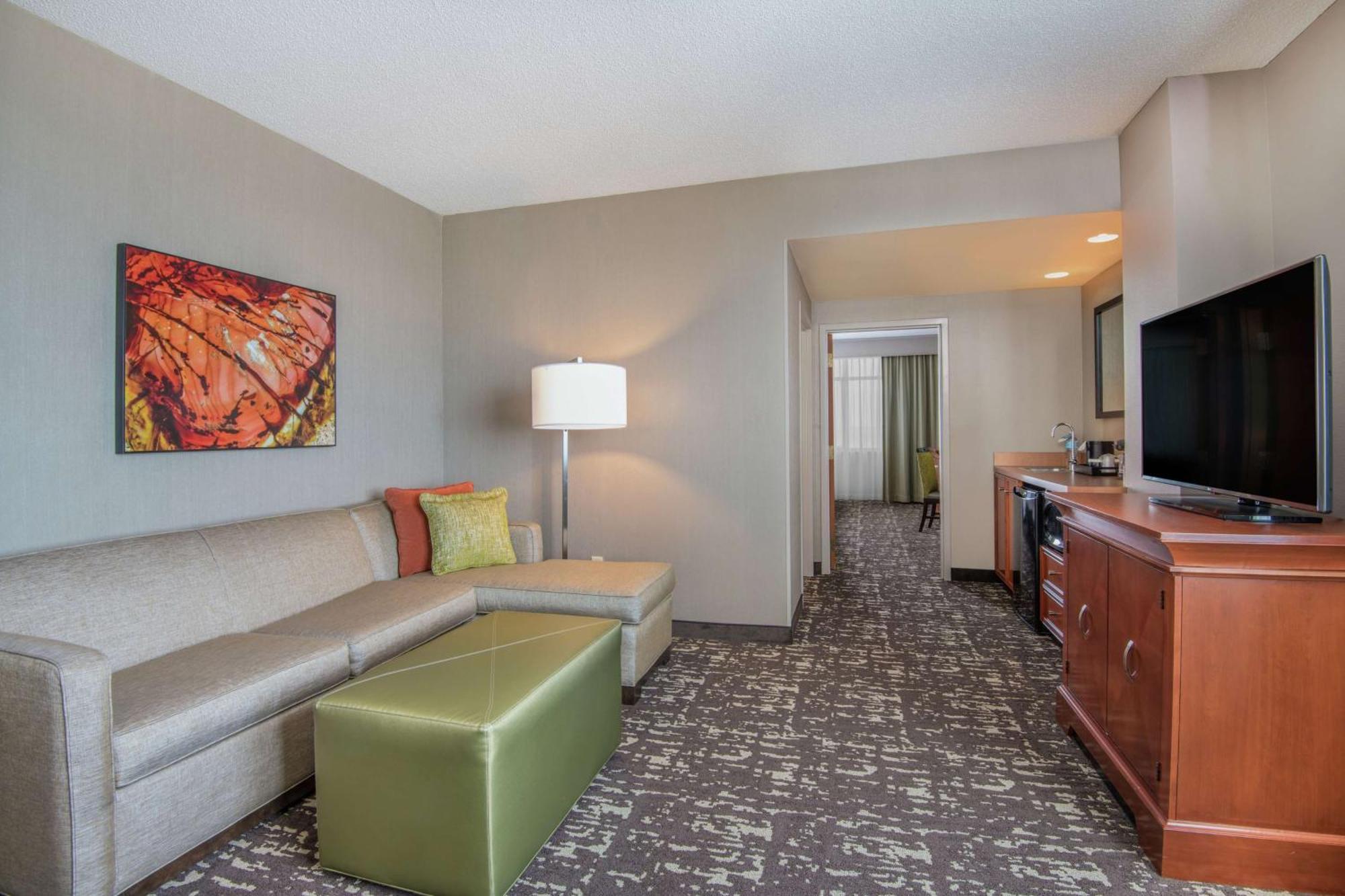 Corner Queen Suite with Two Queen Beds - Non-Smoking