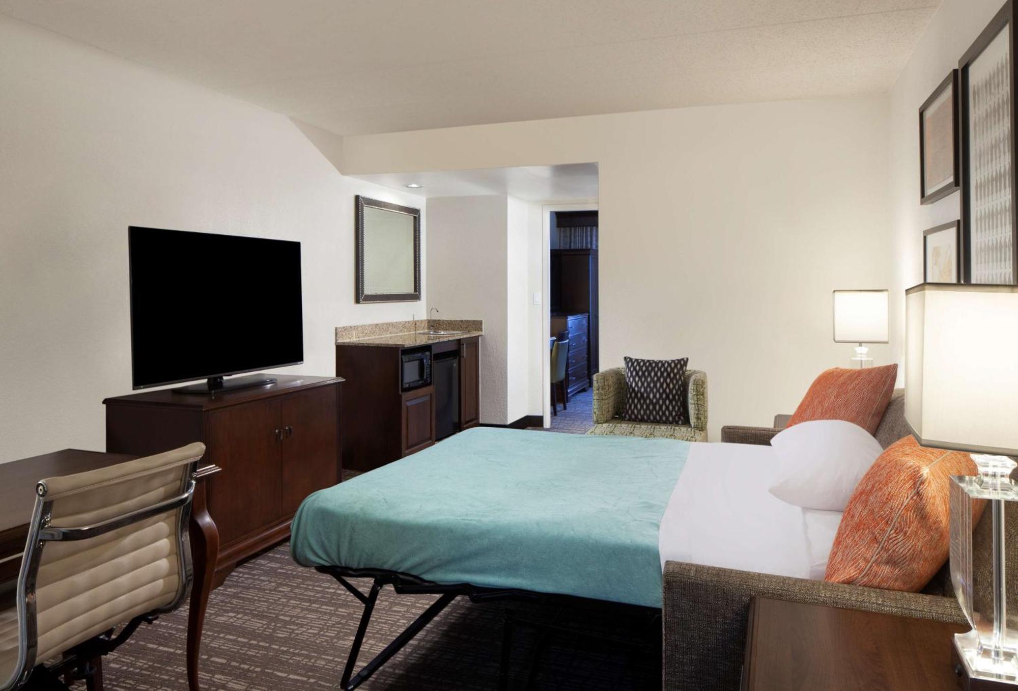Two-Room King Suite - Non-Smoking,1548838765:JPEG
