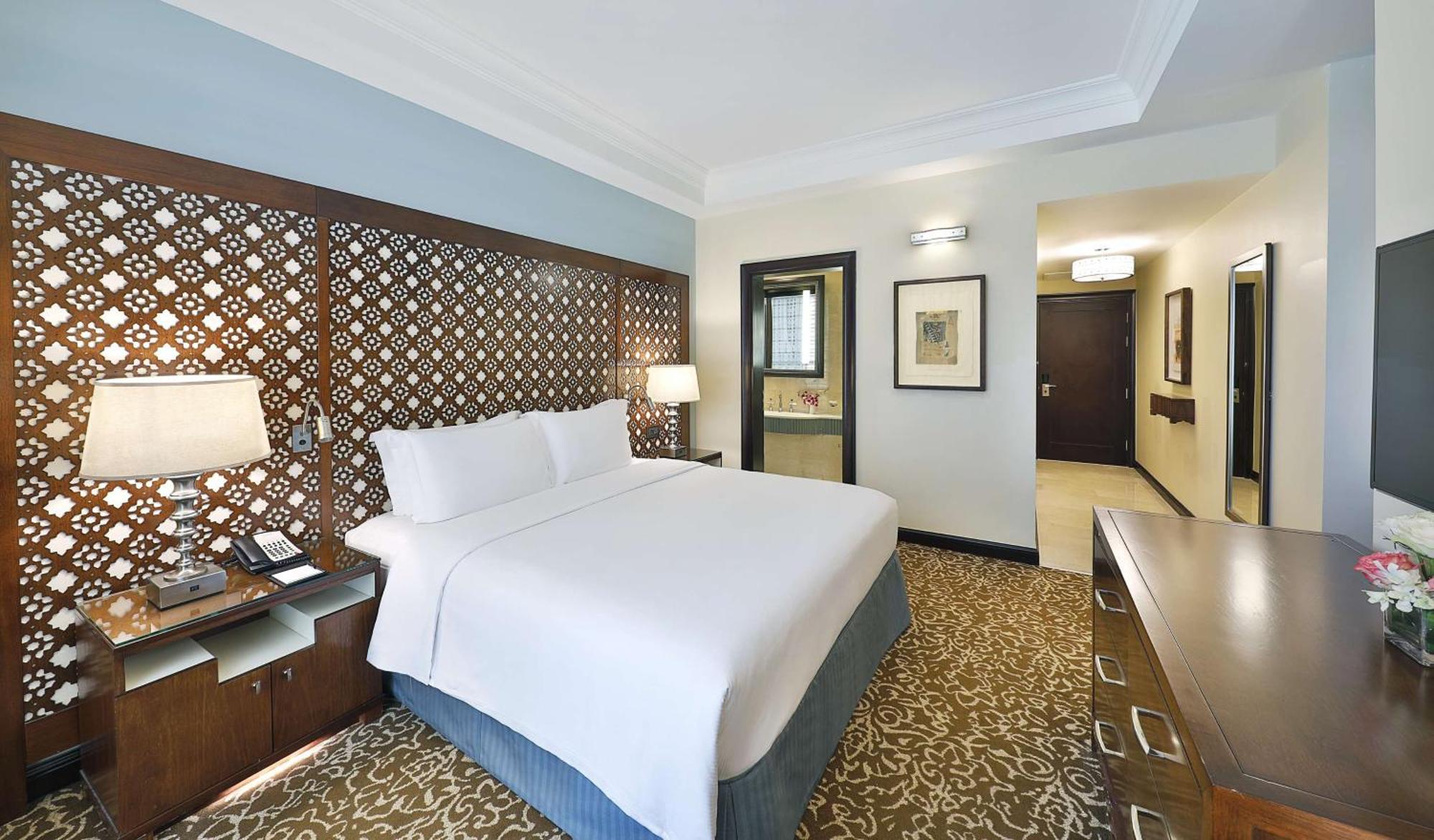 Kamer met Kingsize Bed en Uitzicht op de Stad
