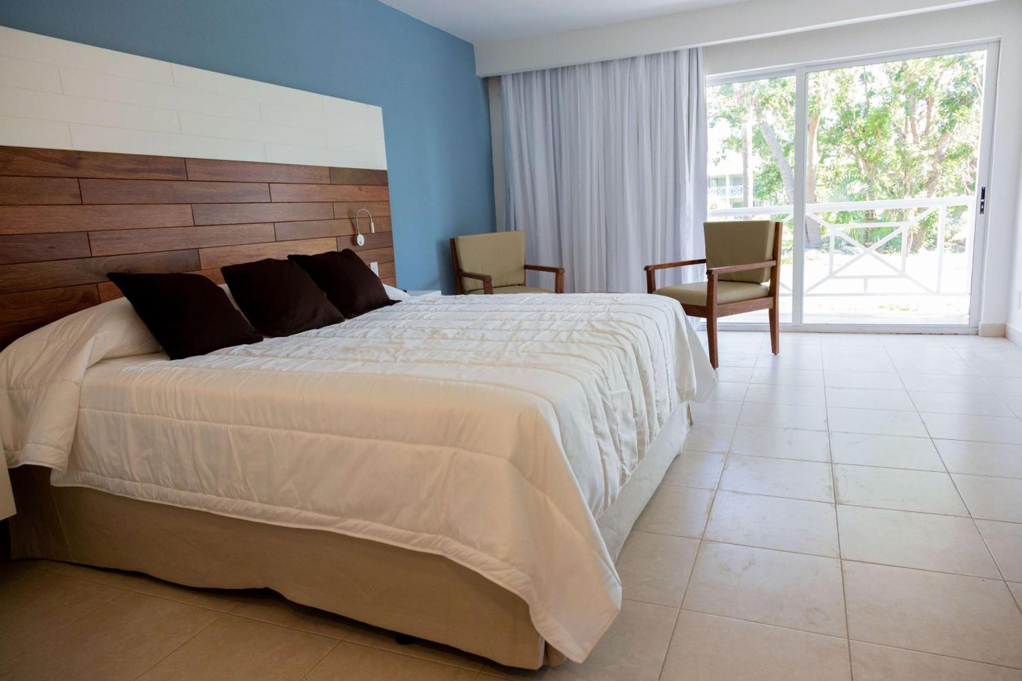 Superior King Room with Ocean View, Non-Smoking