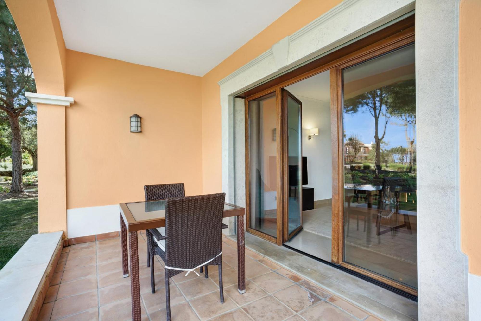 One-Bedroom Apartment with Resort View,1549537897:JPEG