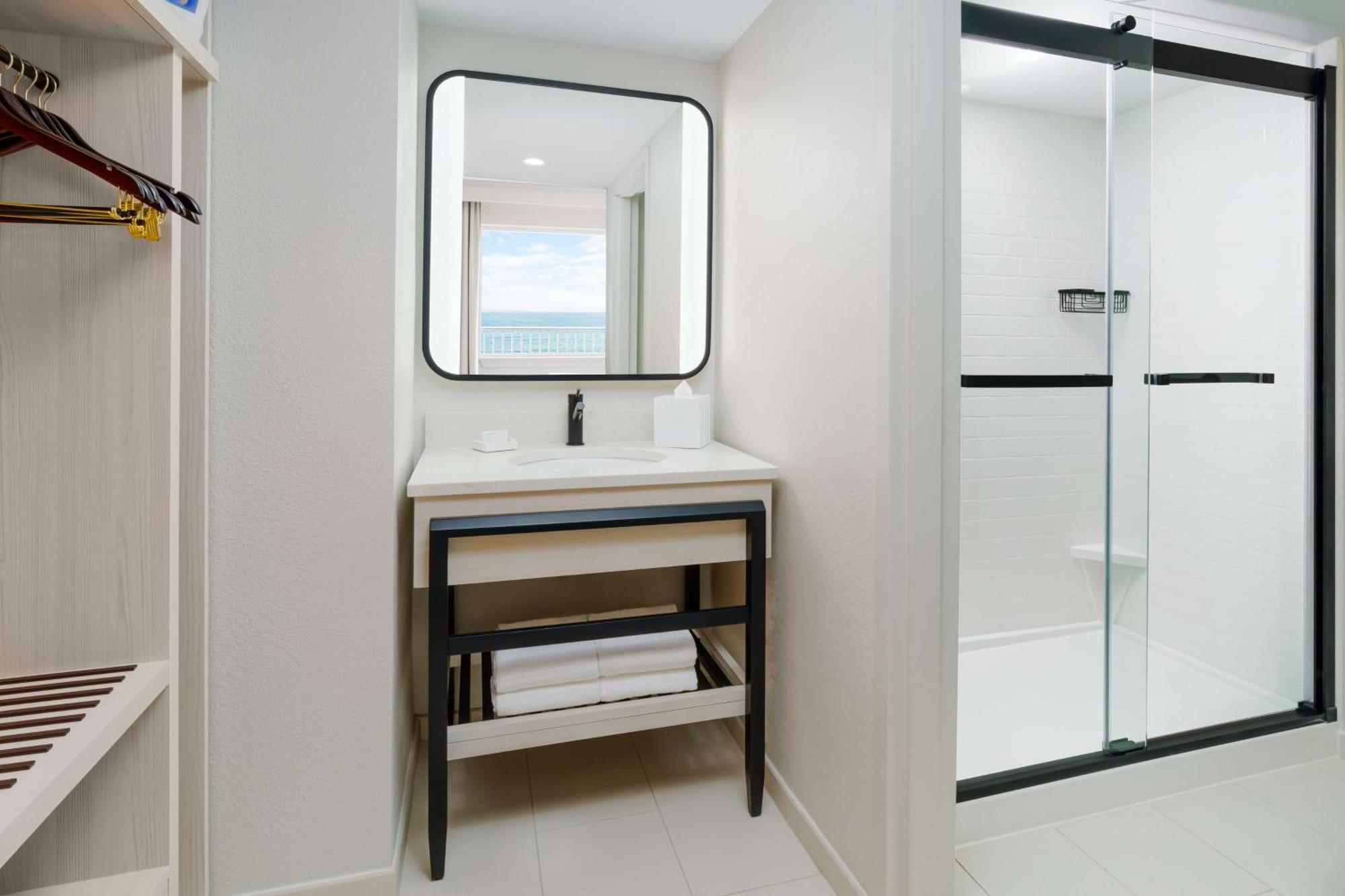 One-Bedroom King Suite with Sofa Bed - Oceanfront,1550133937:JPEG