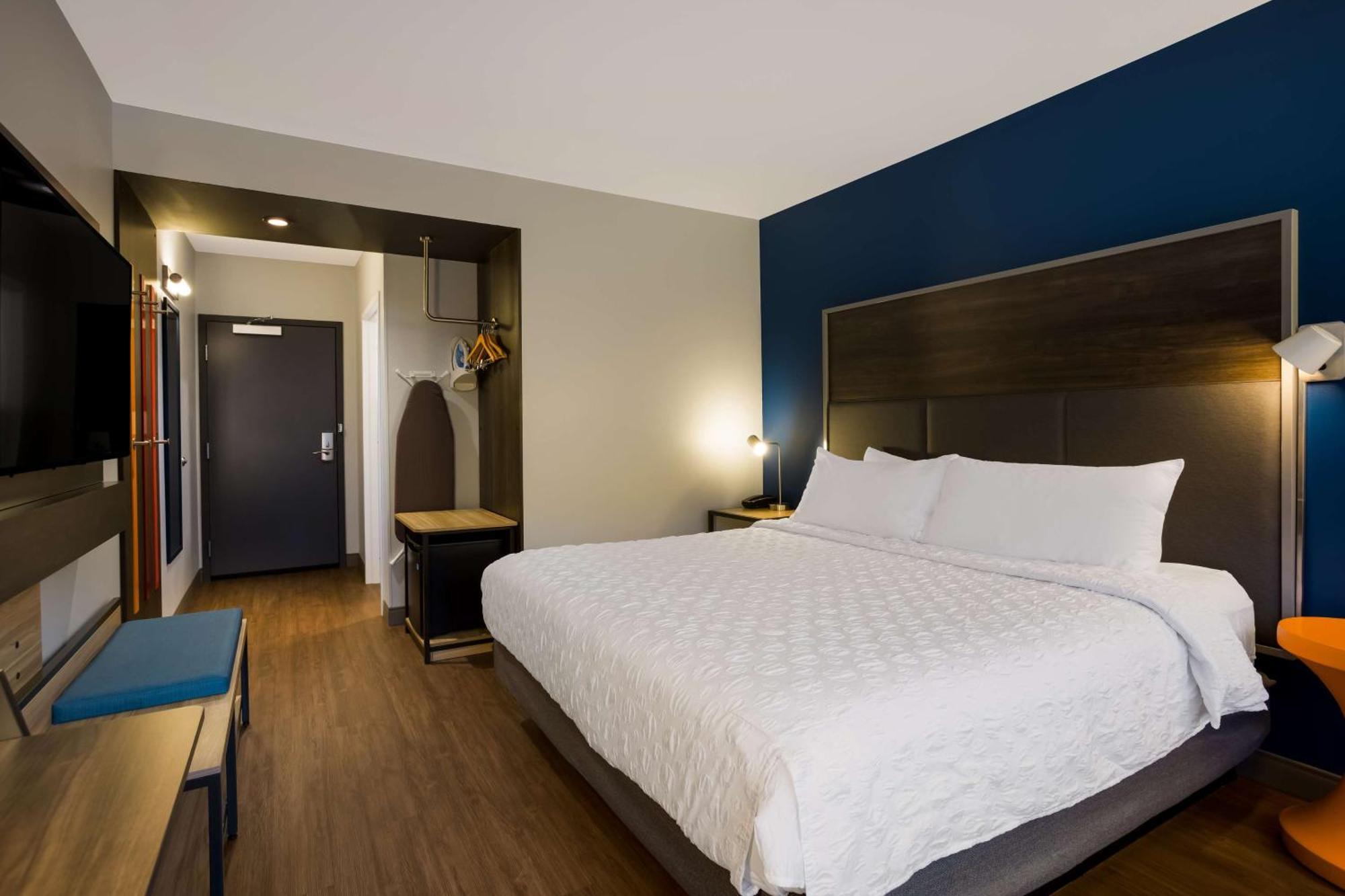 King Room with Walk-In Shower