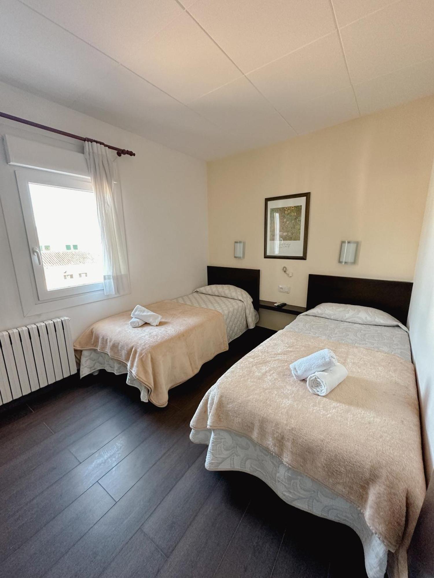 Twin Room,1589229284:JPEG