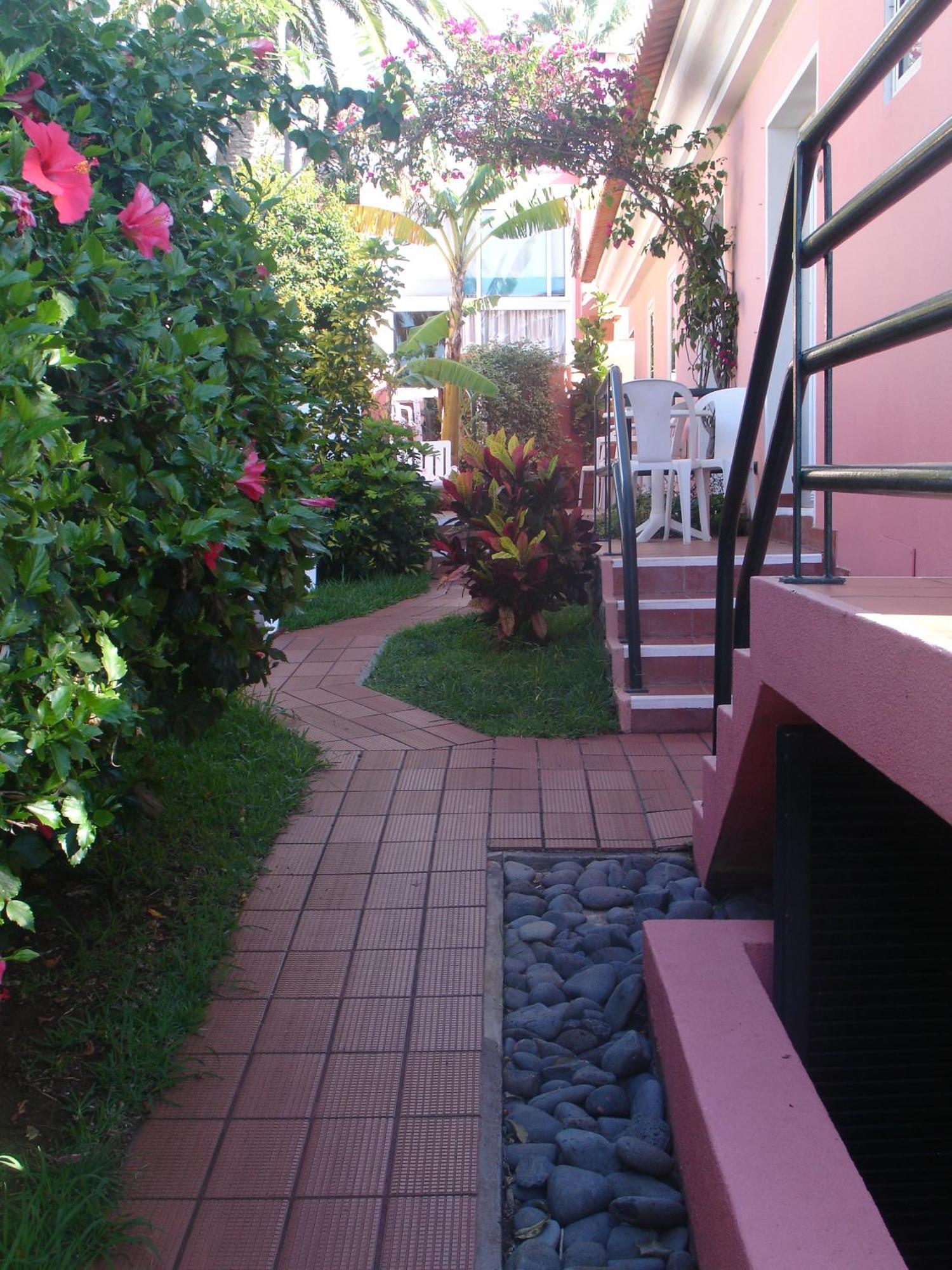 Quarto Twin Standard com Vista Jardim
