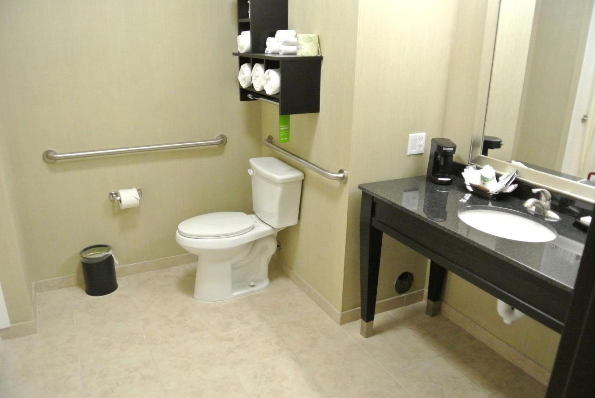 Queen Room with Two Queen Beds - Mobility and Hearing Access/Non-Smoking