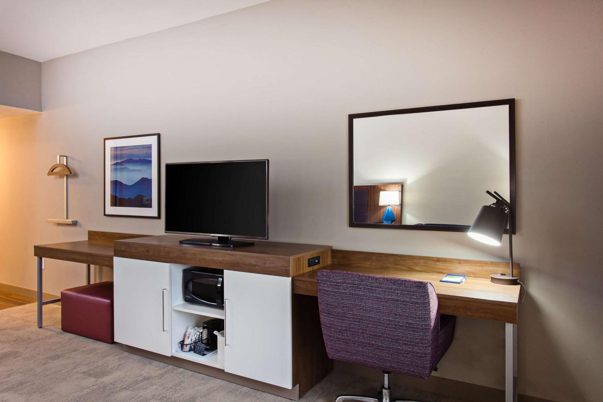 King Room with Sofa Bed - Non-Smoking