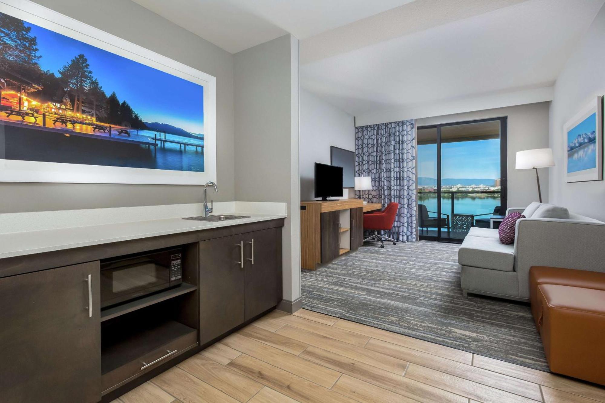 One-Bedroom King Suite - Non-Smoking