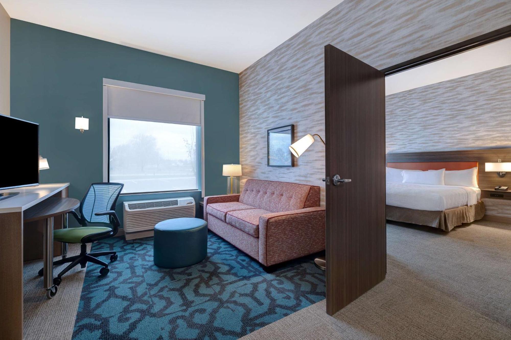 One-Bedroom King Suite - Non-Smoking