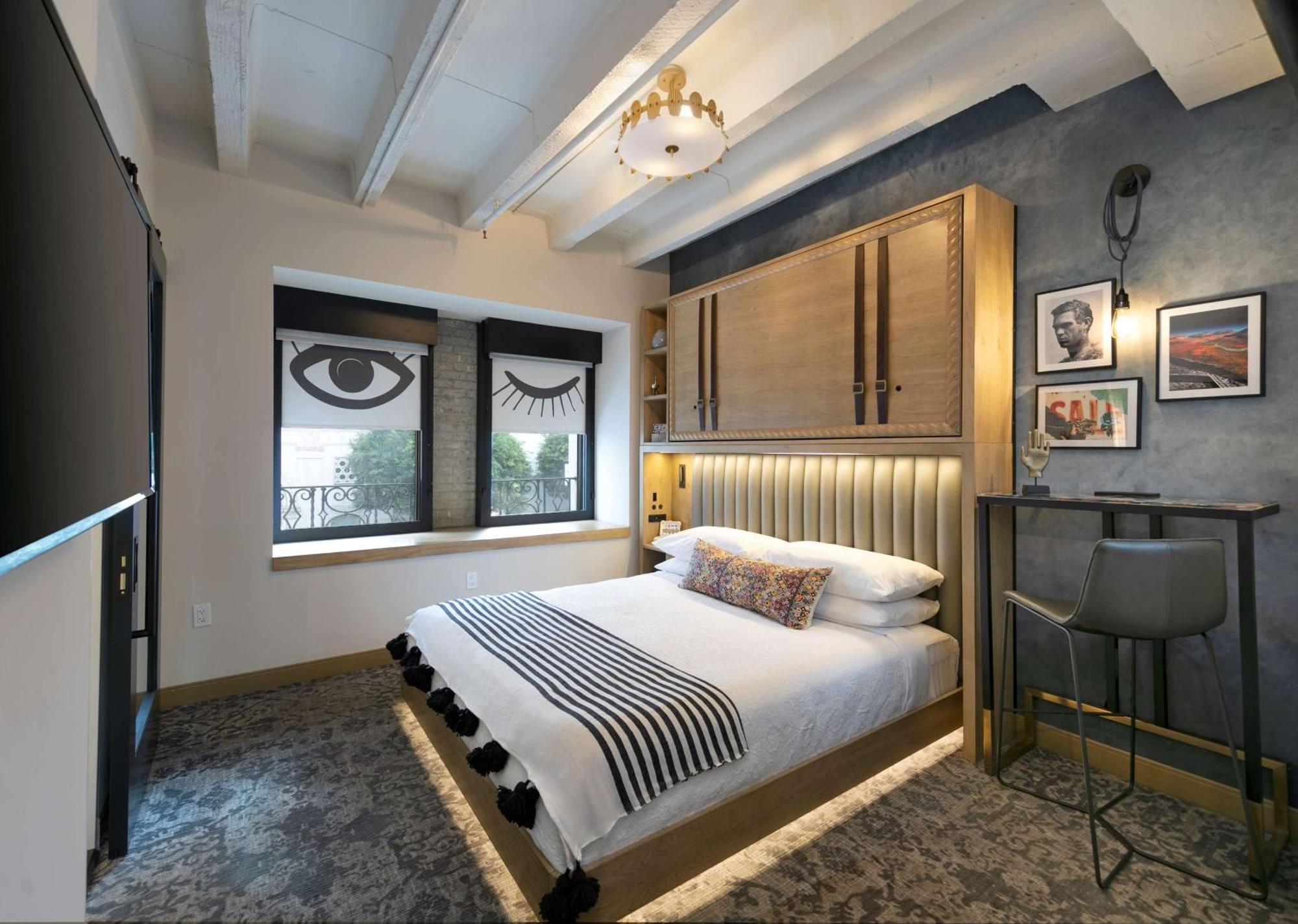 Deluxe Zimmer mit Kingsize-Bett und Badewanne - für Gäste mit eingeschränkter Mobilität geeignet, barrierefrei
