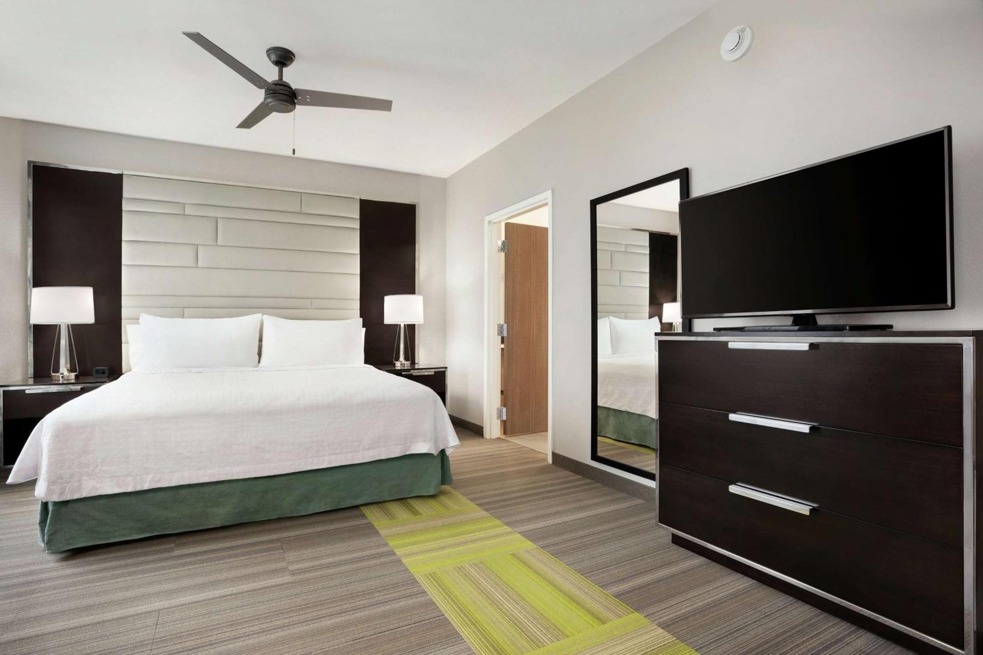King Studio Suite - Hearing Access/Non-Smoking