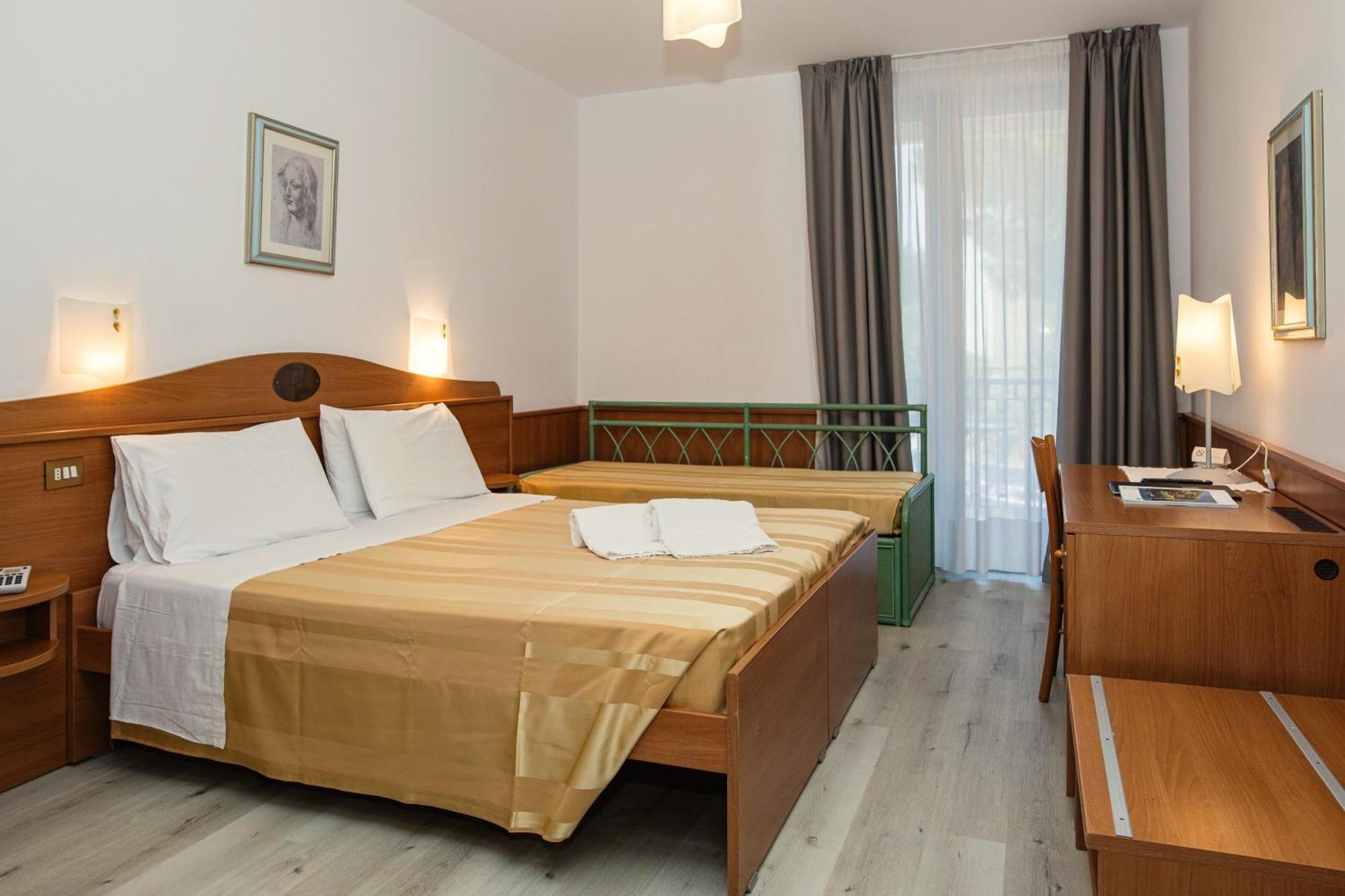 Large Double Room,1551740251:JPEG