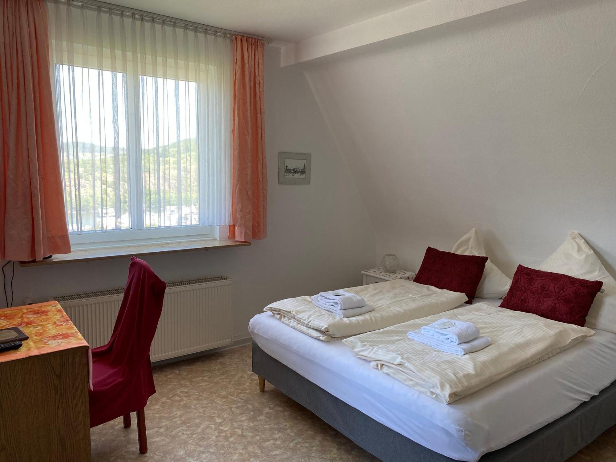 Tweepersoonskamer met Gedeelde Badkamer