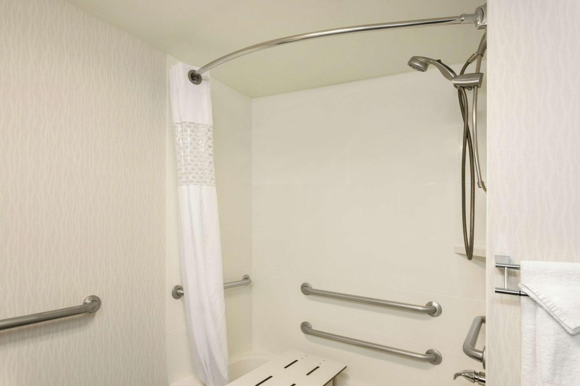 King Room - Mobility Access/Non-Smoking