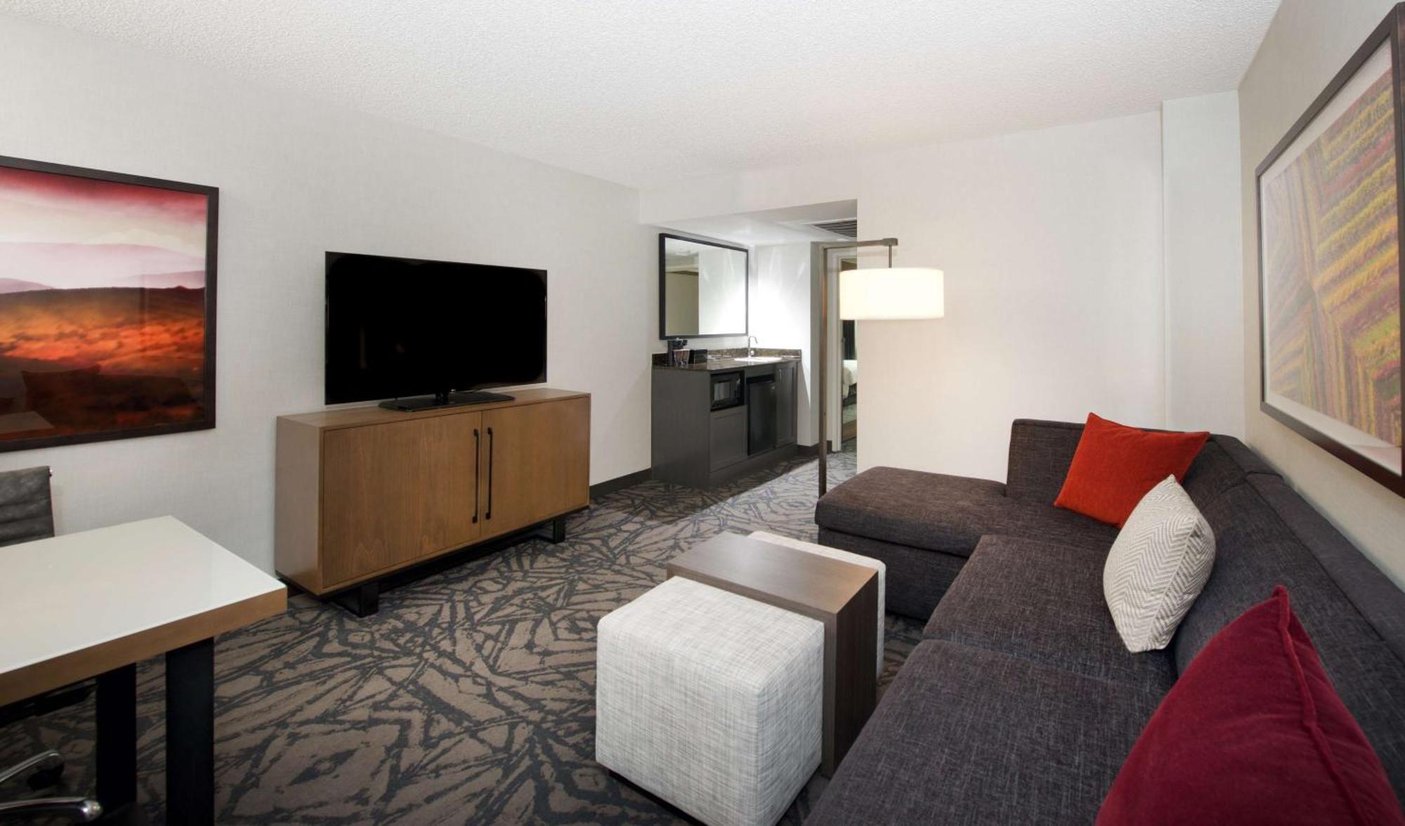 Two-Room Executive King Suite - Non-Smoking