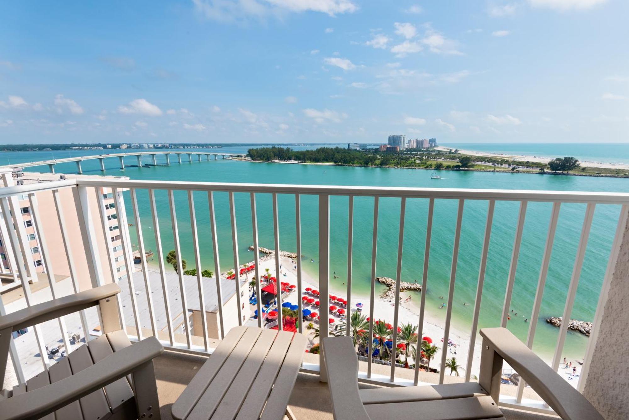 Queen Suite with Two Queen Beds and One Sofa Bed and Beach View - Non-Smoking