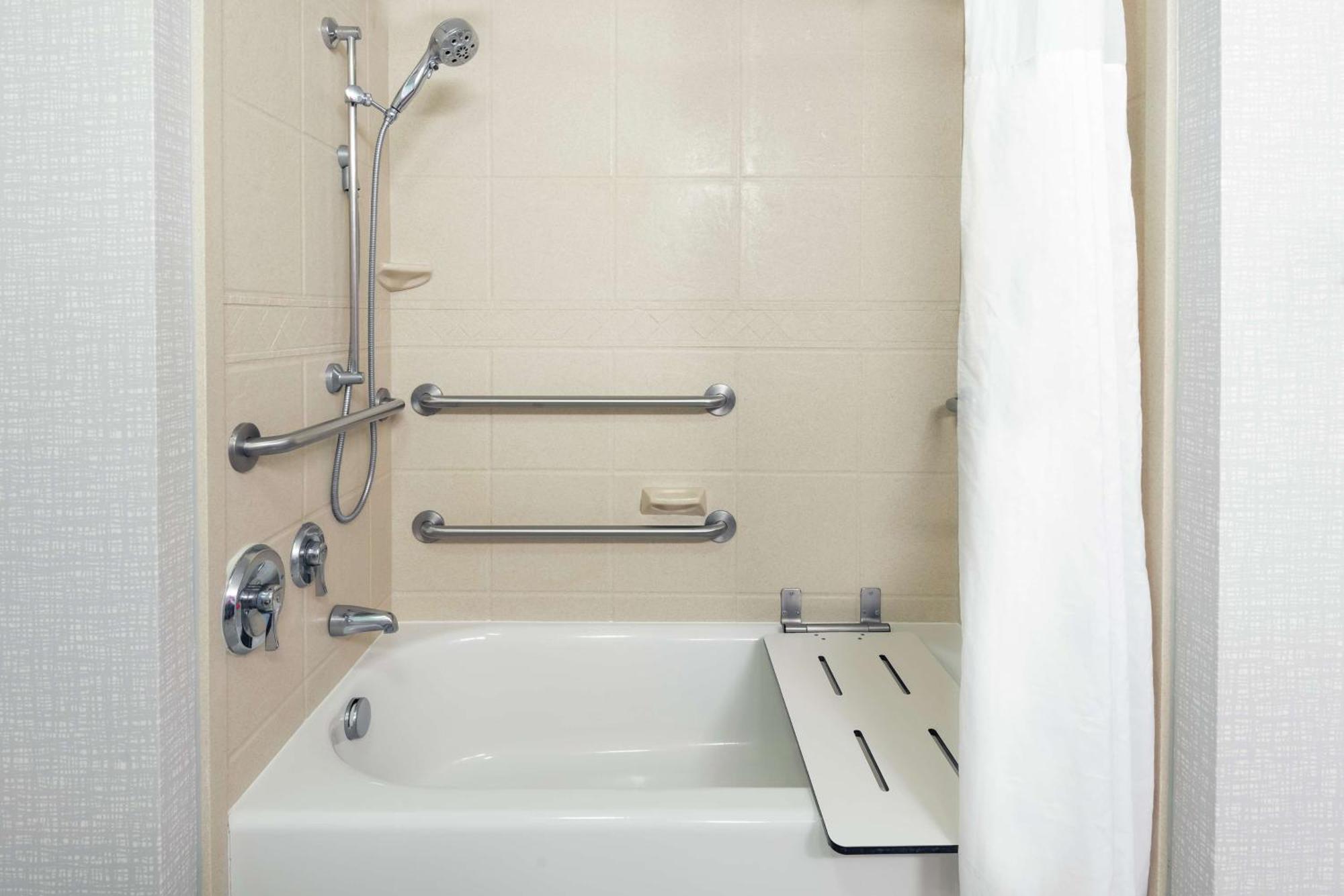 King Room - Mobility Access/Non-Smoking
