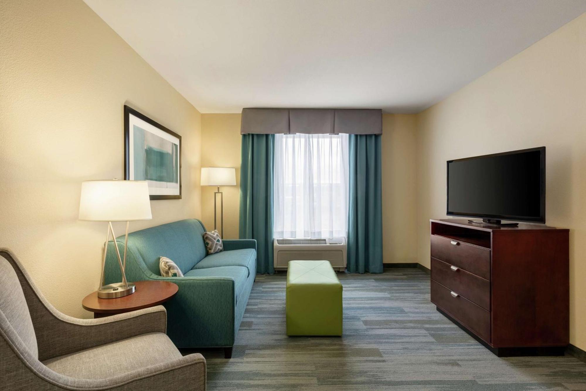 Two Bedroom Suite with One King and Two Queen Beds - Non-Smoking