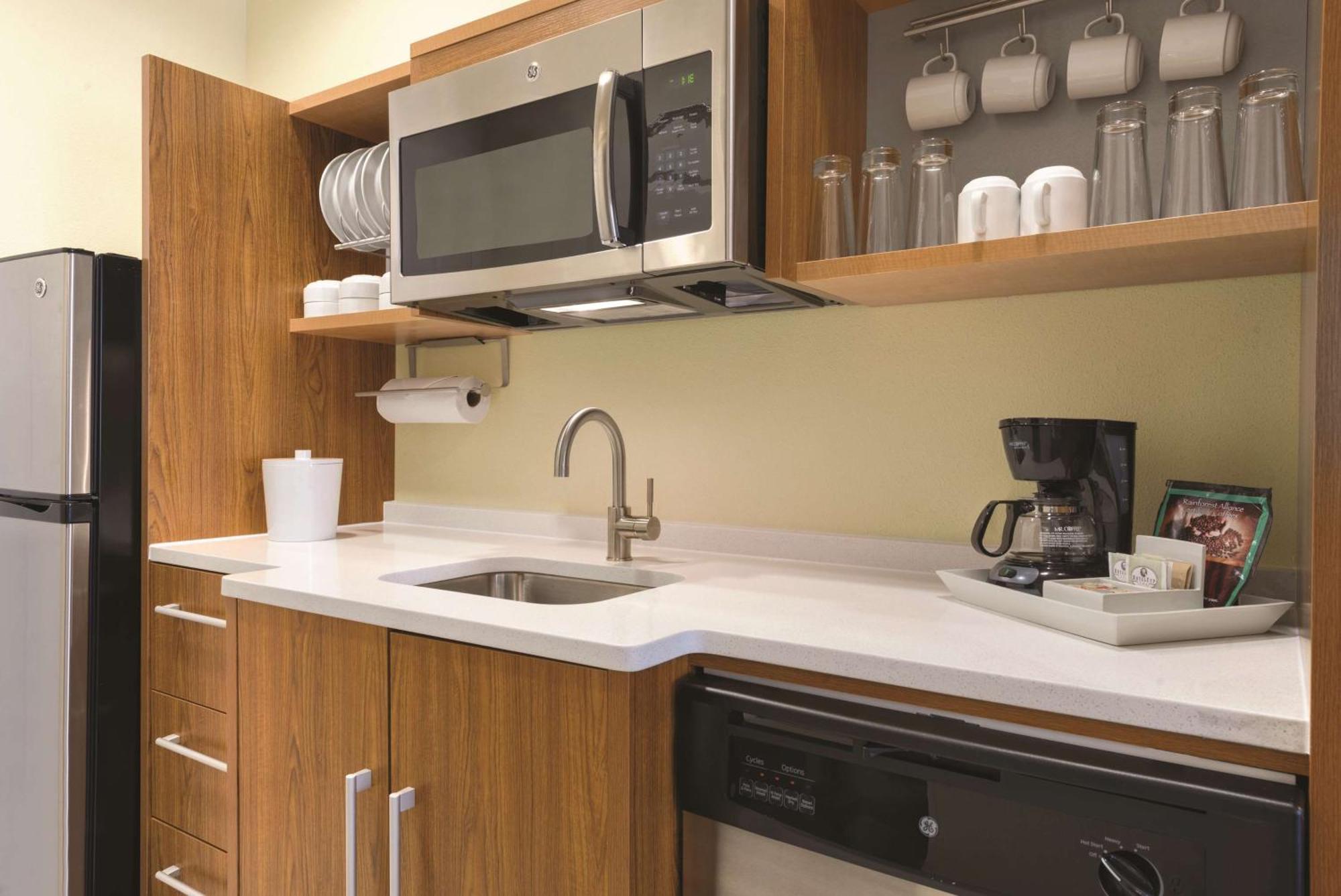 King Studio Suite - Mobility Access/Non-Smoking