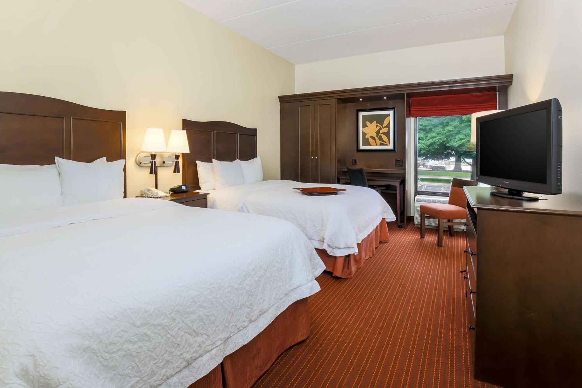 Room with Two Queen Beds - Non-Smoking