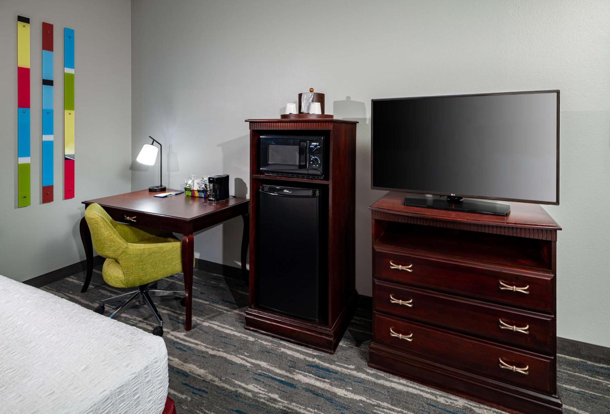 King Room with King Bed - Non-Smoking,1552318384:JPEG
