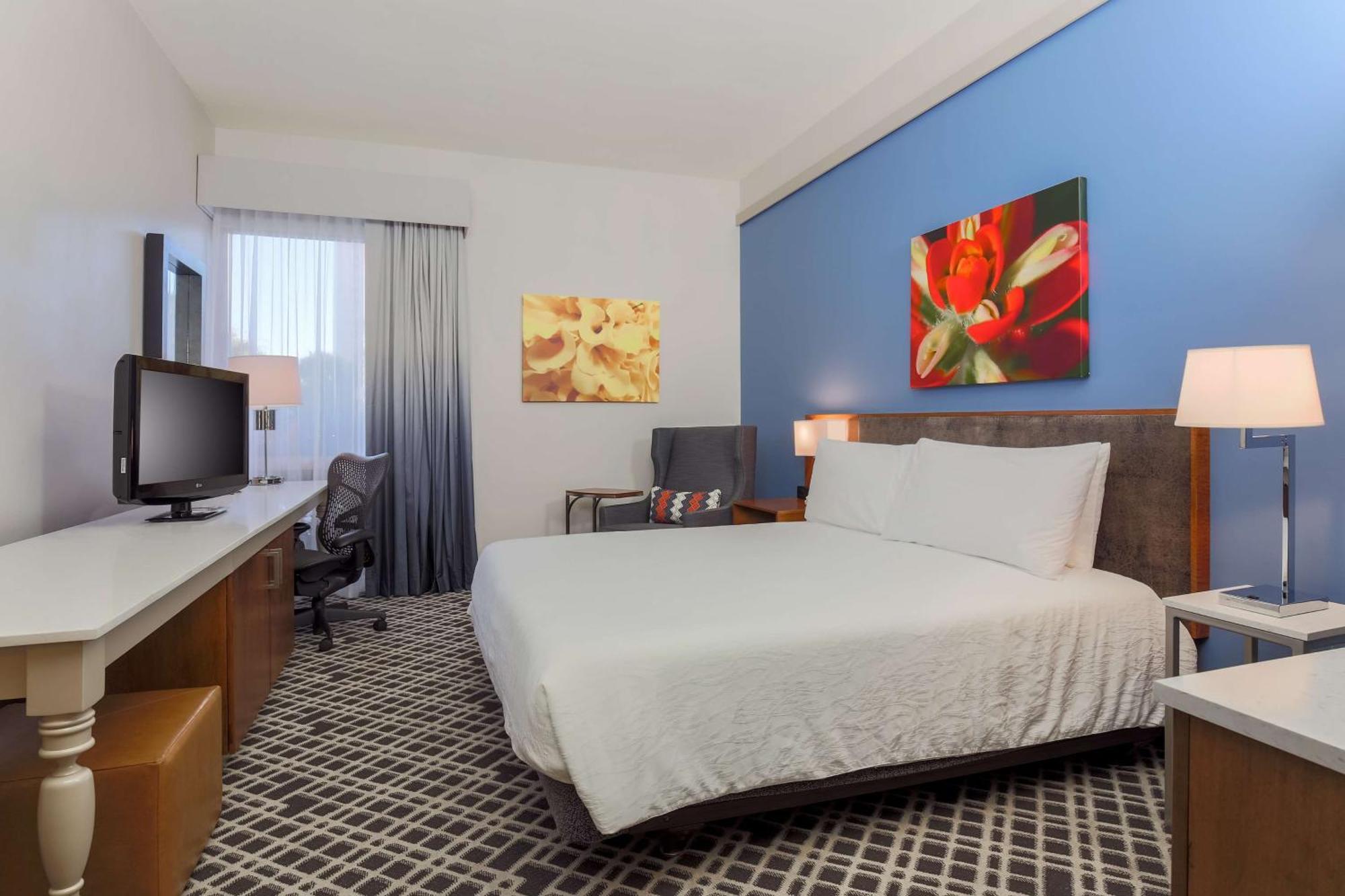 King Room with Tub - Mobility and Hearing Access
