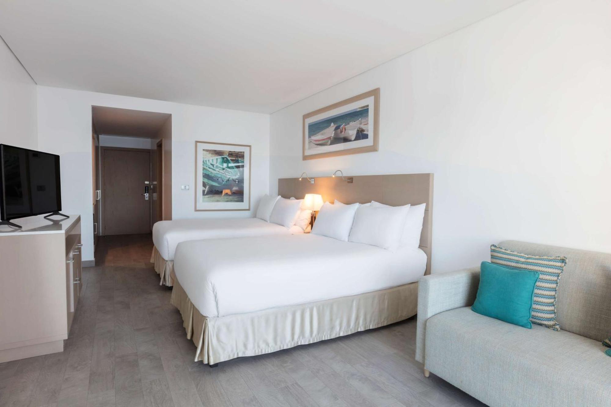 Junior Suite with City View