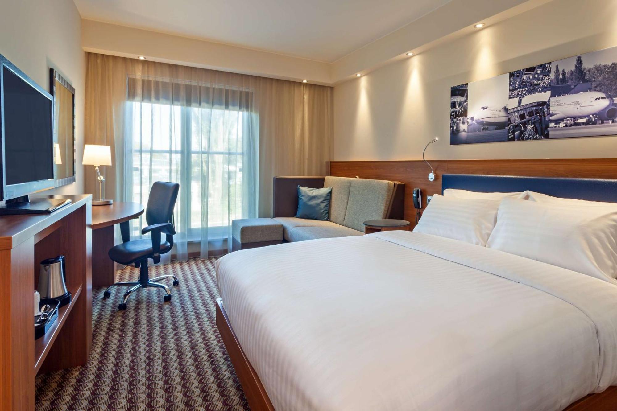 Chambre Lit Queen-Size avec Canapé-Lit