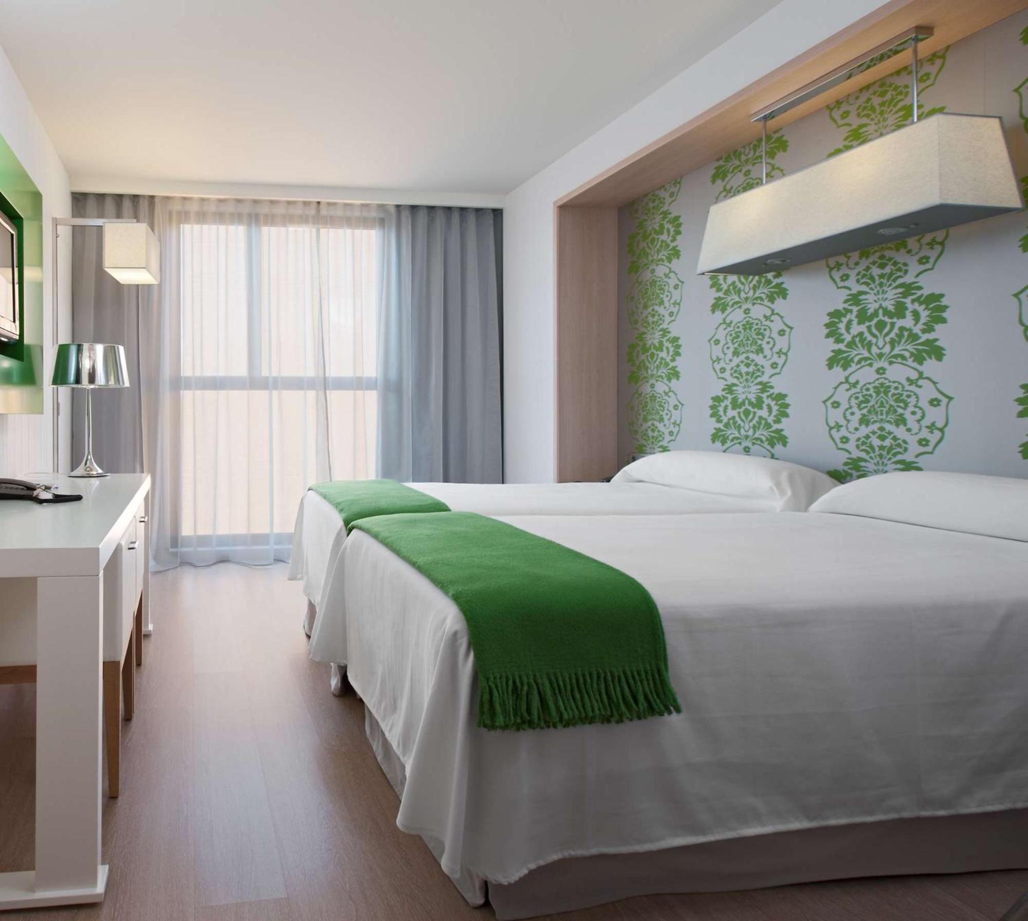 Twin Room,1543292215:JPEG