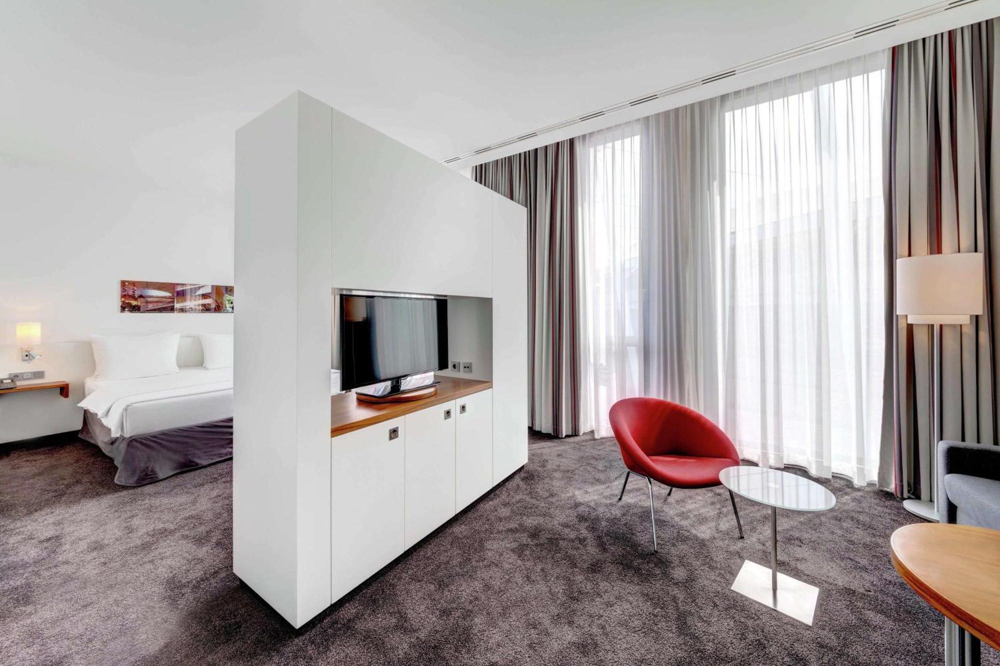Suite Junior avec Lit King-Size, Canapé-Lit et Sauna (4 Adultes)