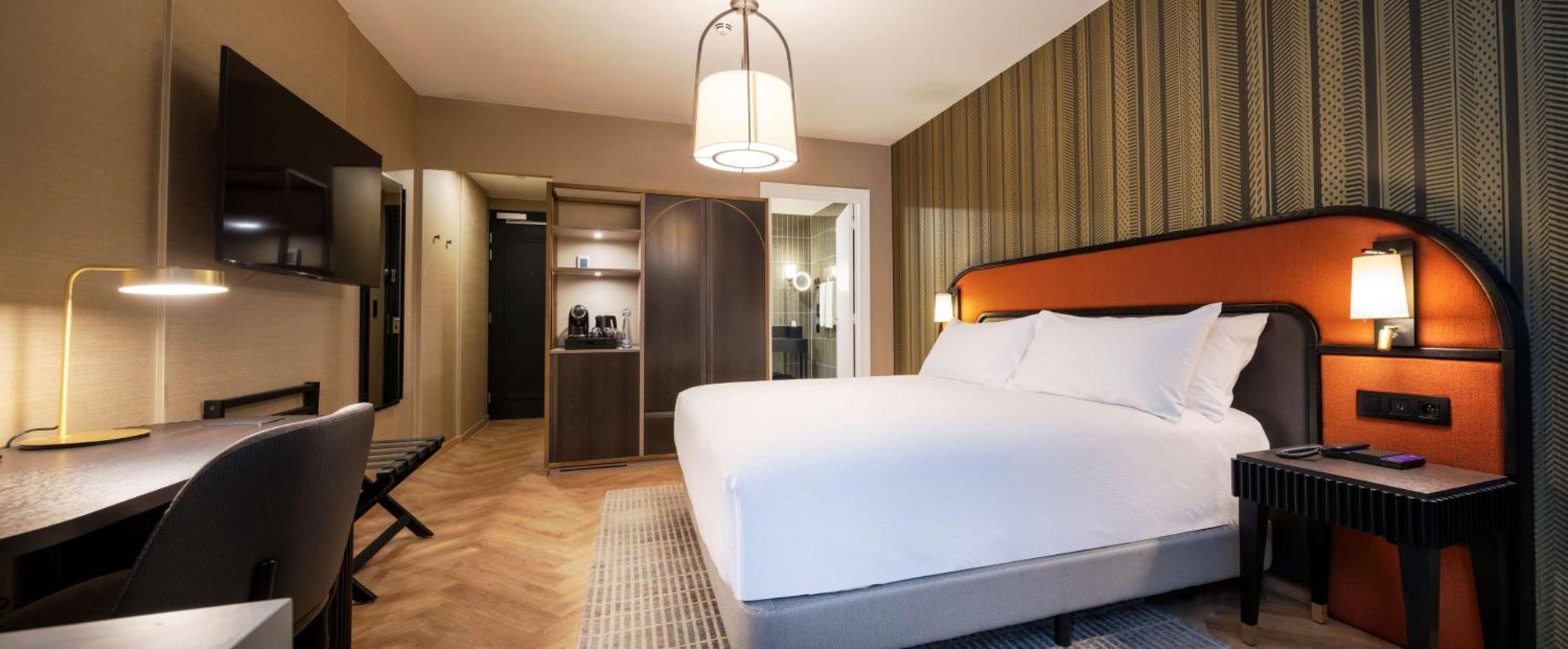 Kamer met Kingsize Bed en Slaapbank
