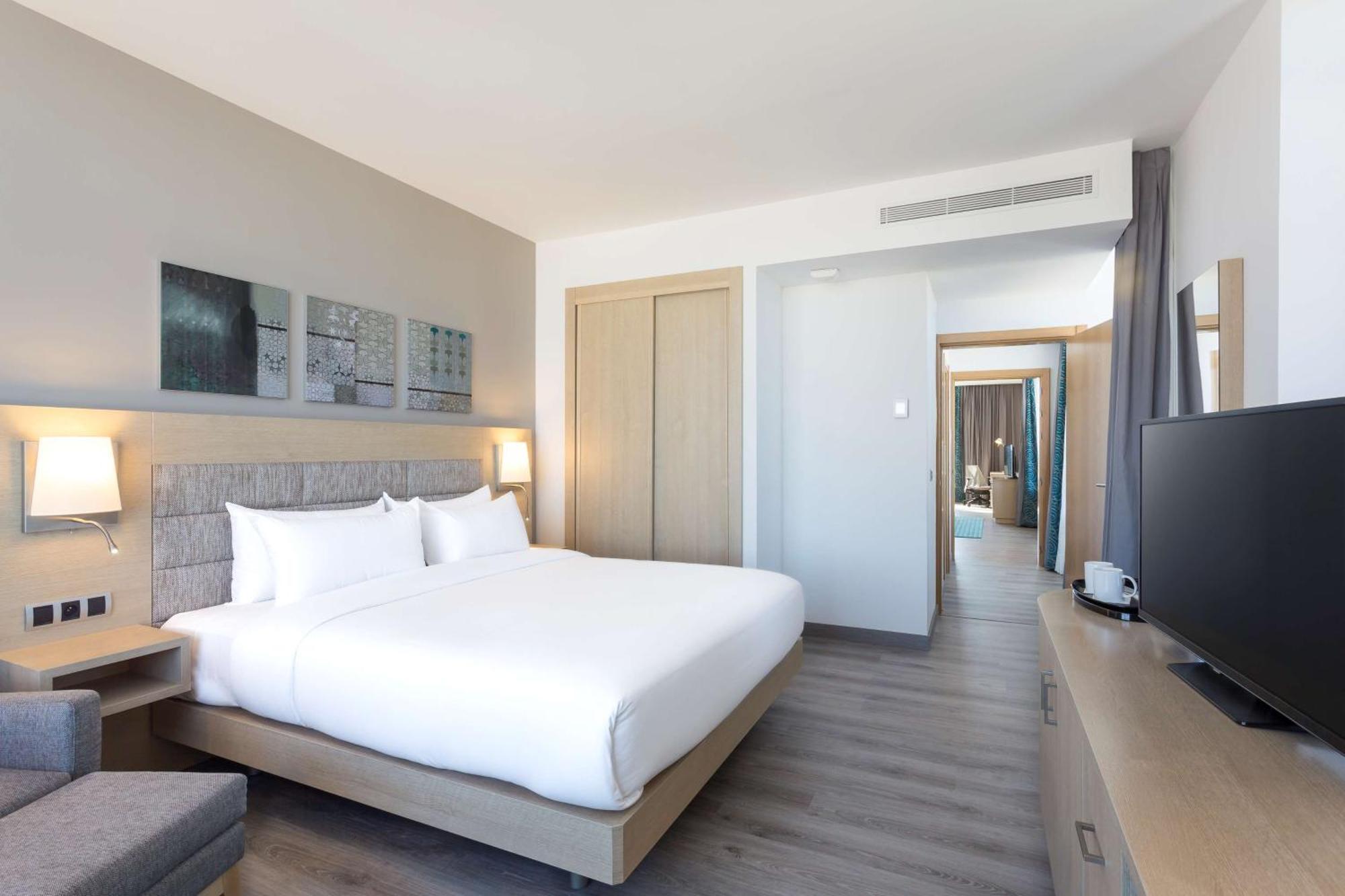 Suite met 1 Slaapkamer - Kingsize Bed - Uitzicht op Zee