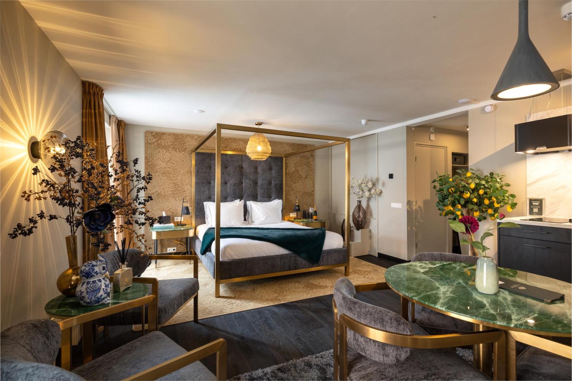 Suite with City View,1552904455:JPEG