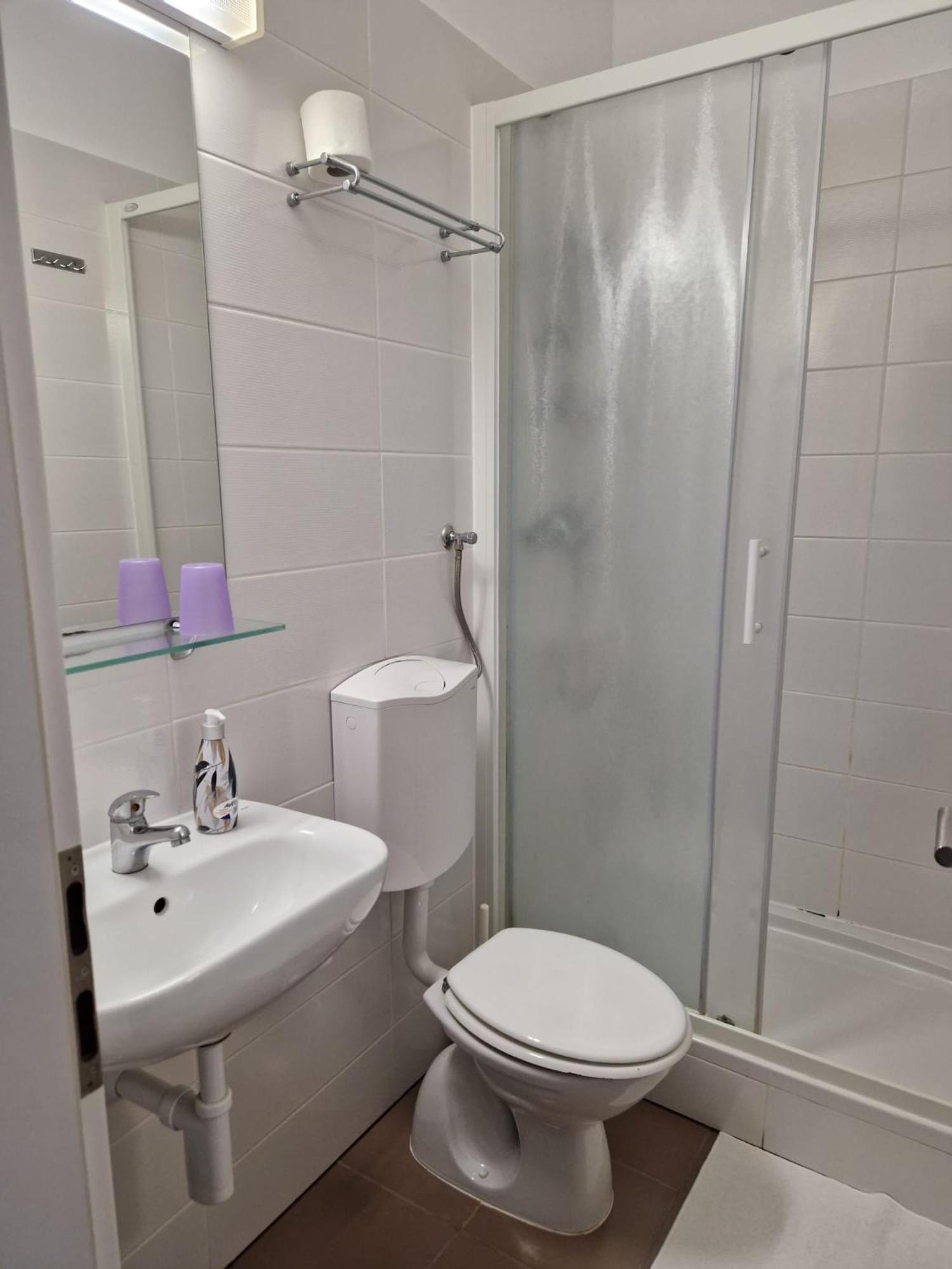 Eenpersoonskamer met Badkamer
