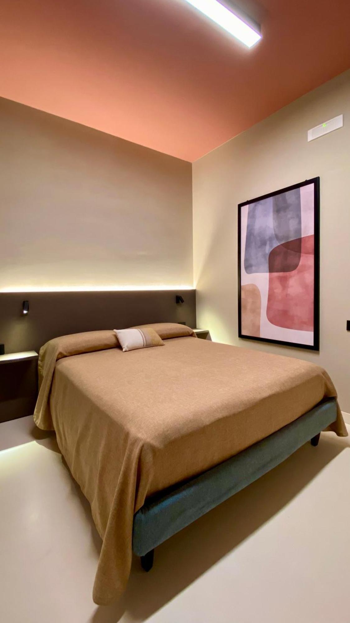 Standard Double Room,1290244408:JPEG