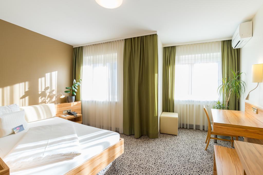 Standard Single Room,761972764:JPEG