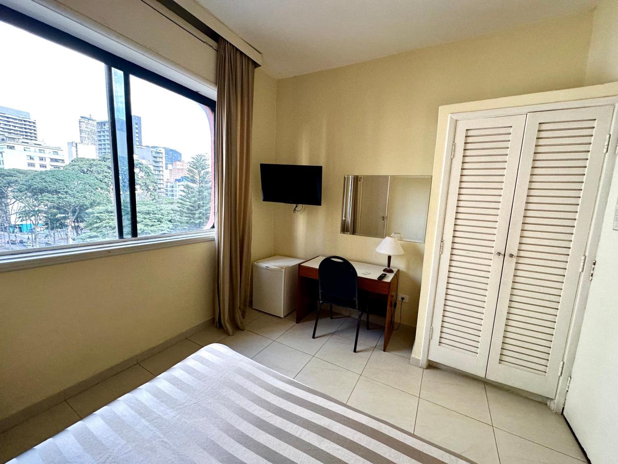 Quarto Individual com Casa de Banho Privativa