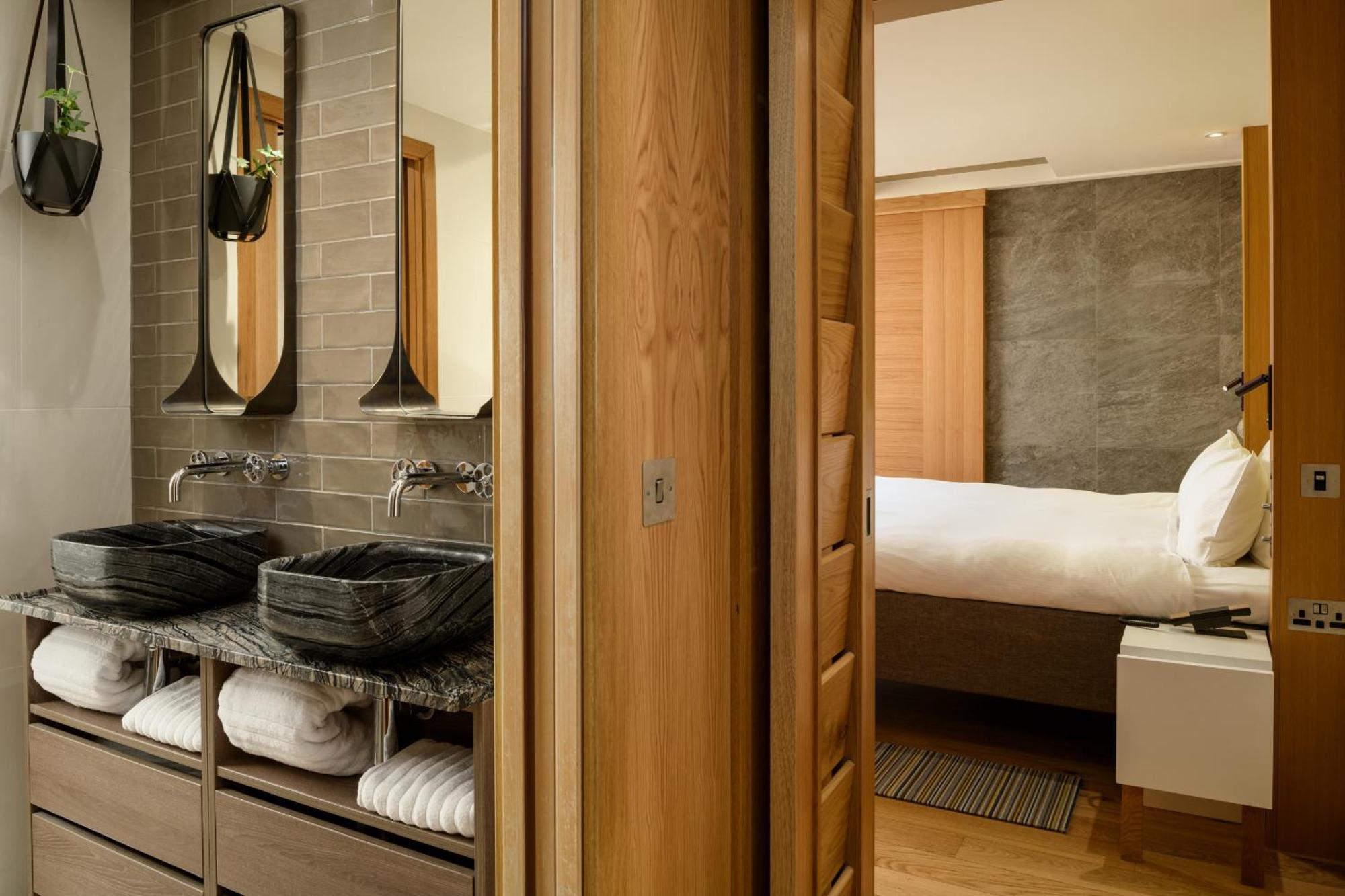 Double Room - ROOMY-BATH,1555950481:JPEG