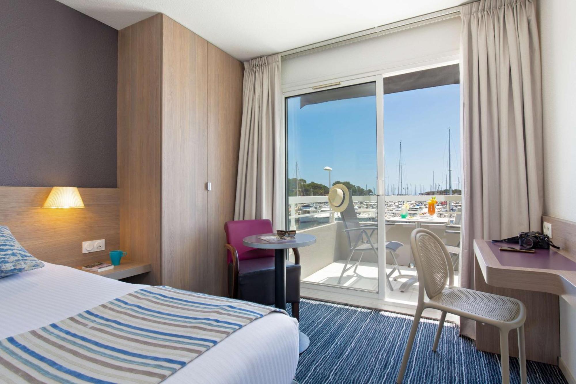 Privilege Queen Room with Port View,1426090182:JPEG