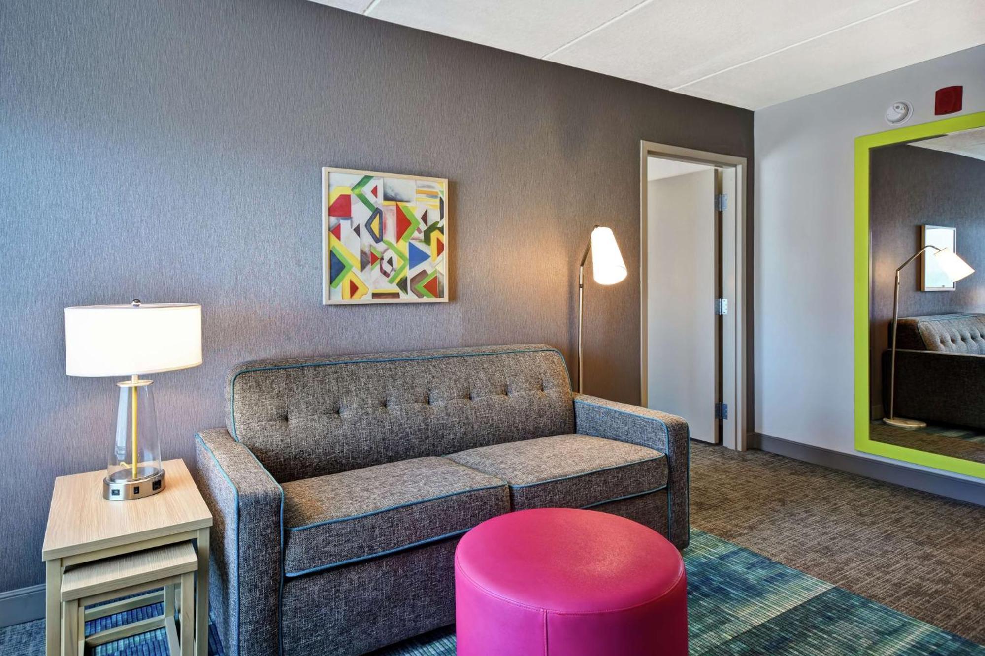 Queen Suite with Two Queen Beds - Hearing Access/Non-Smoking