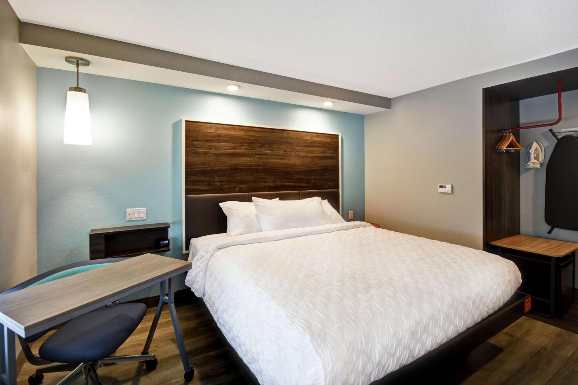 King Room,1557377770:JPEG