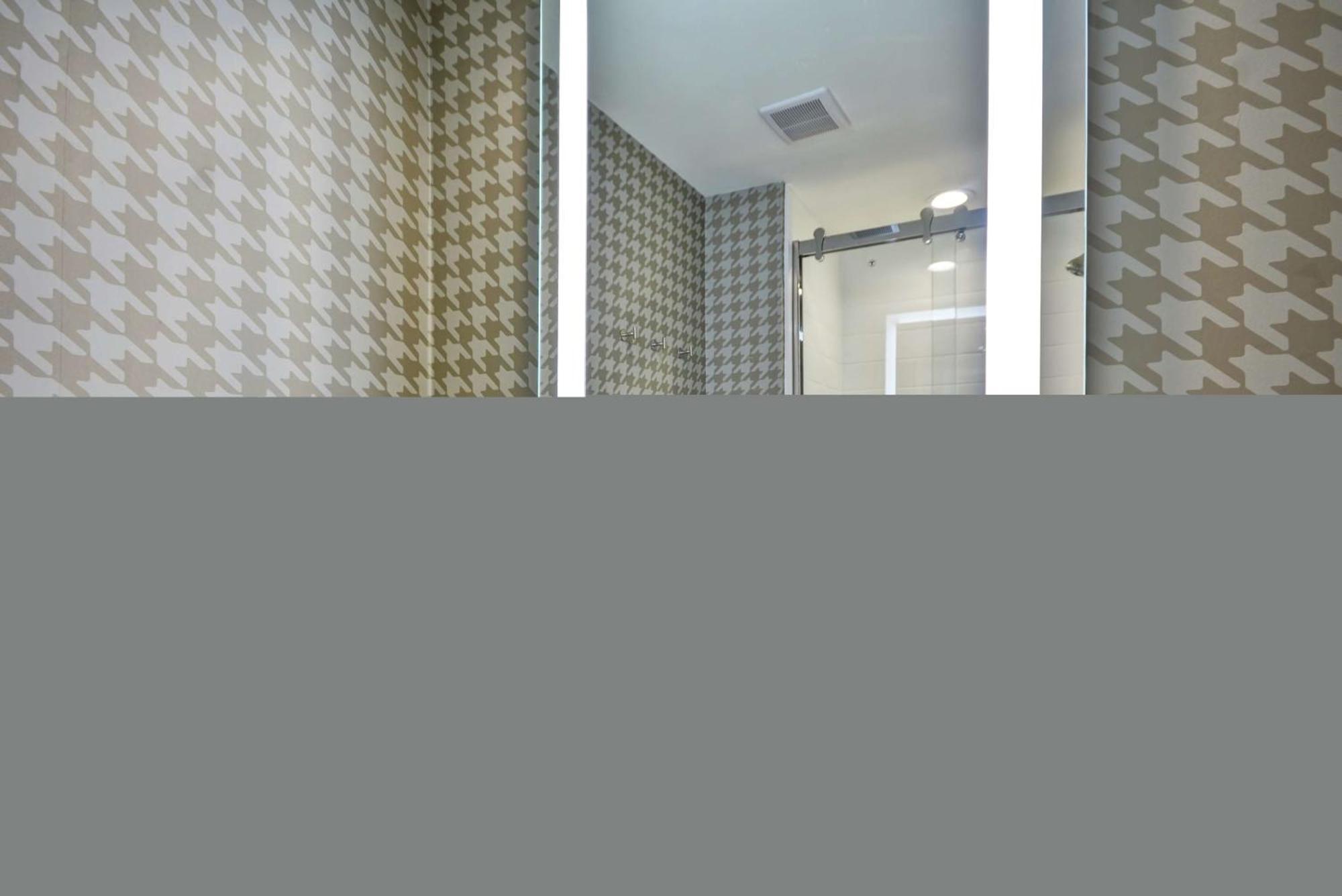 Studio Suite Two Queen Beds Hearing Access or Non-Smoking,1557380632:JPEG